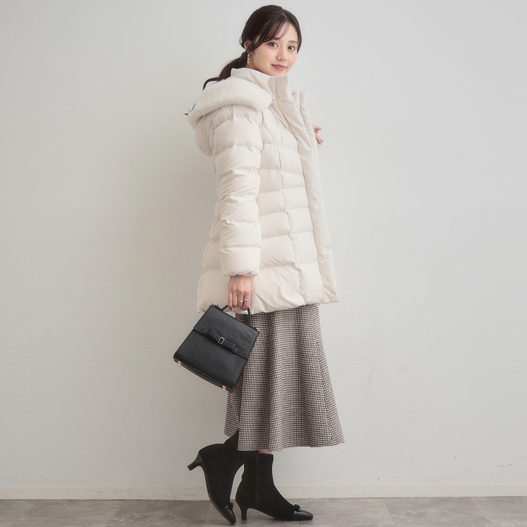 Couture broach「【2WAY・ベルト付き】フードフェイクファー ミドル丈ダウンコート」|ダウン|