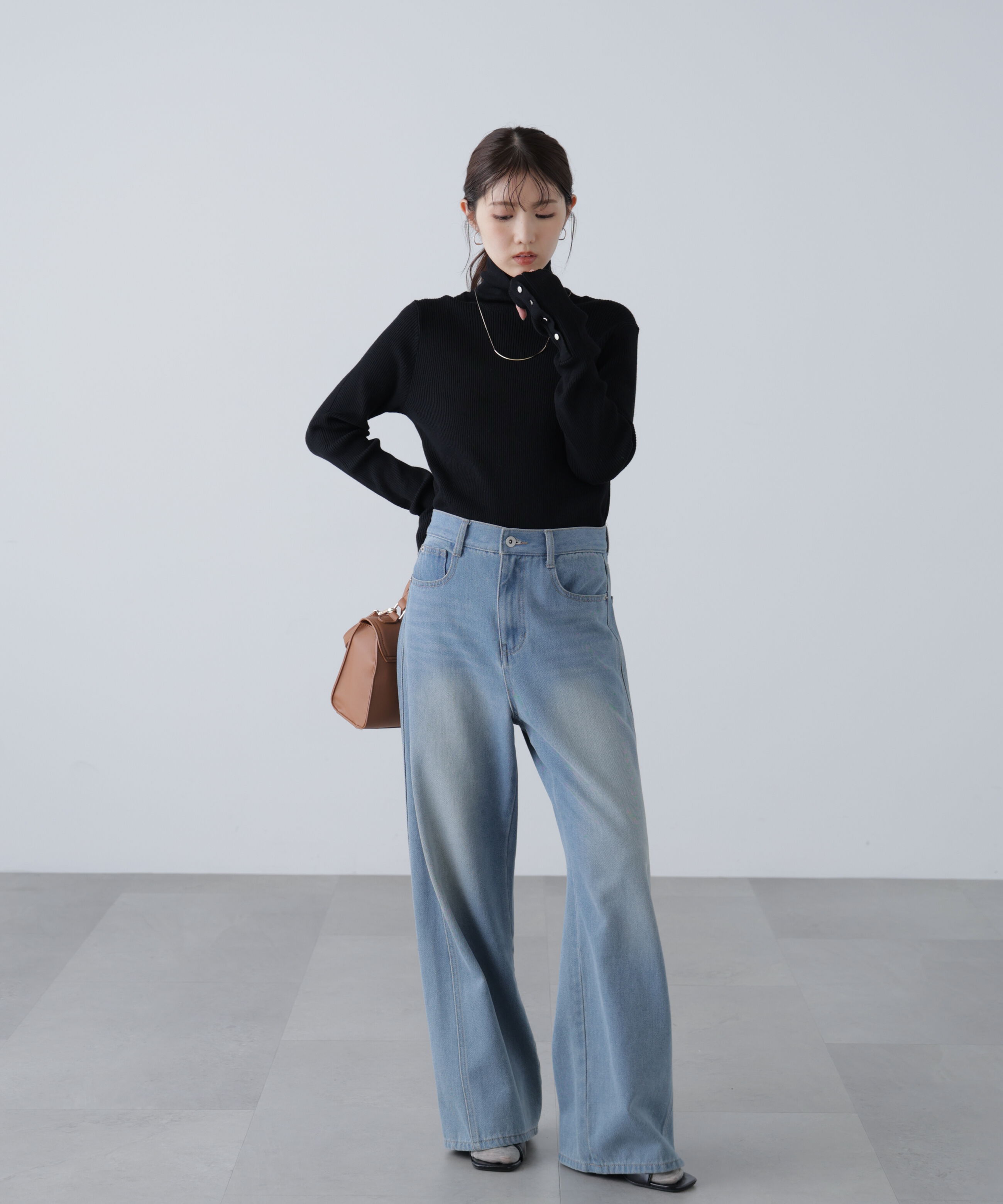  「袖金ボタンリブタートルニット」|ニット・セーター|