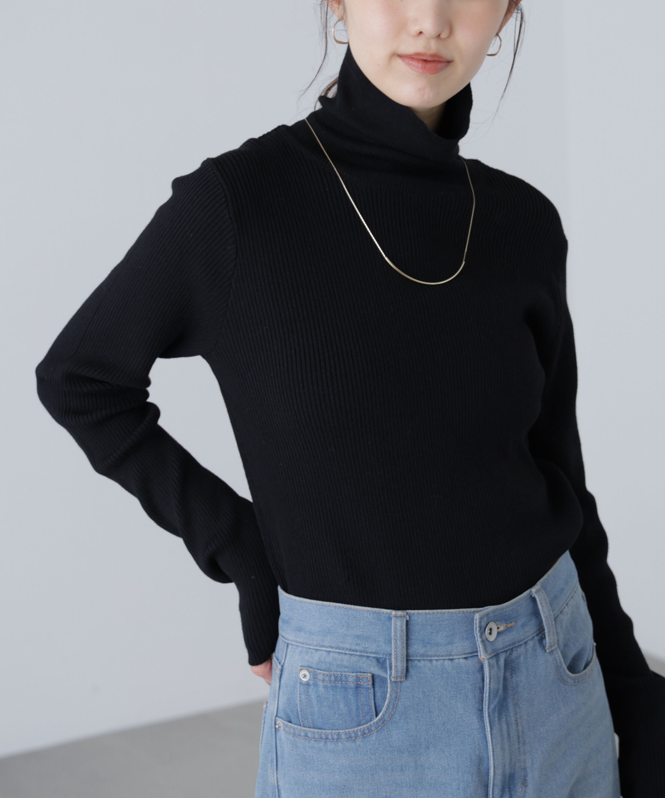  「袖金ボタンリブタートルニット」|ニット・セーター|