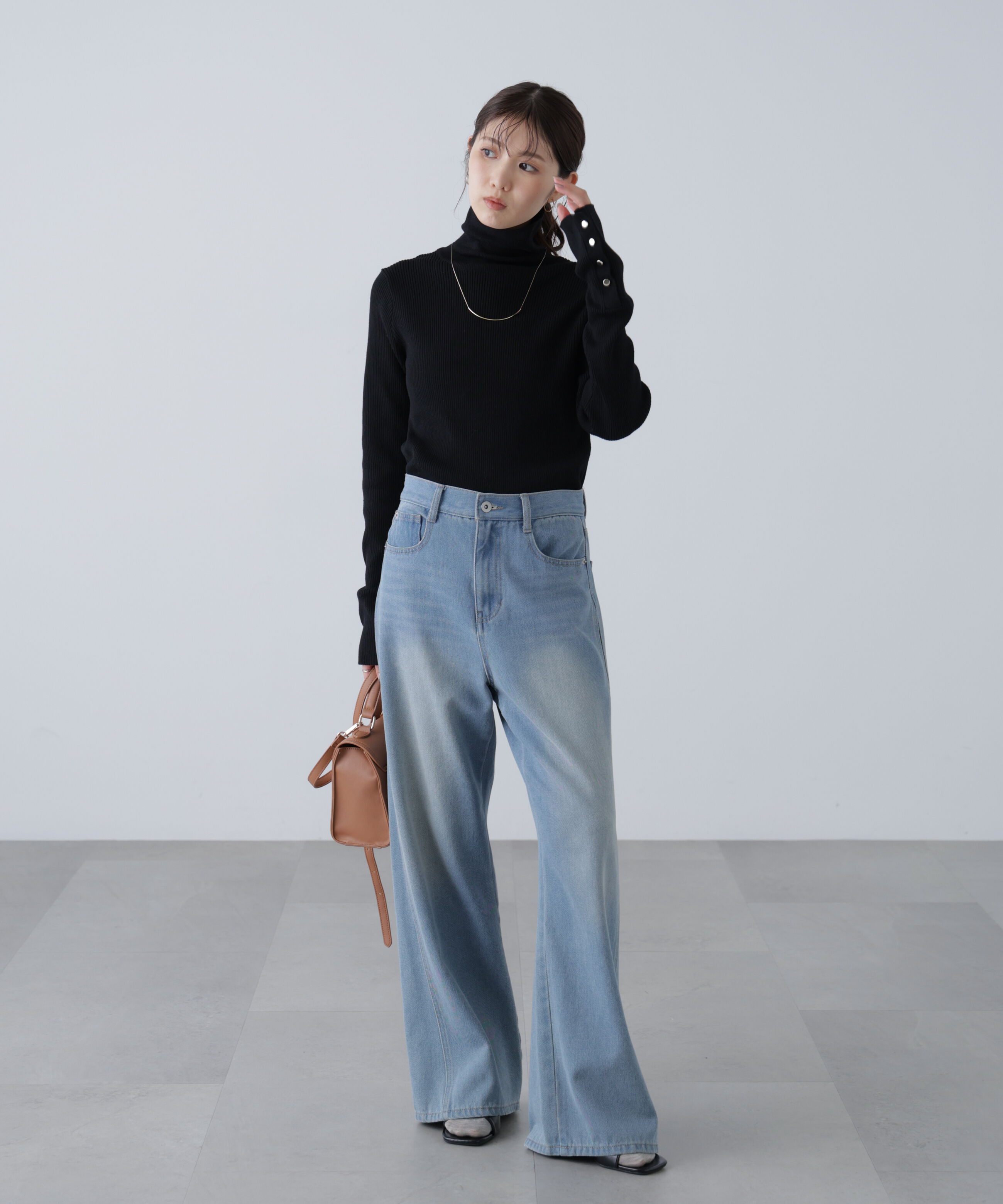  「袖金ボタンリブタートルニット」|ニット・セーター|