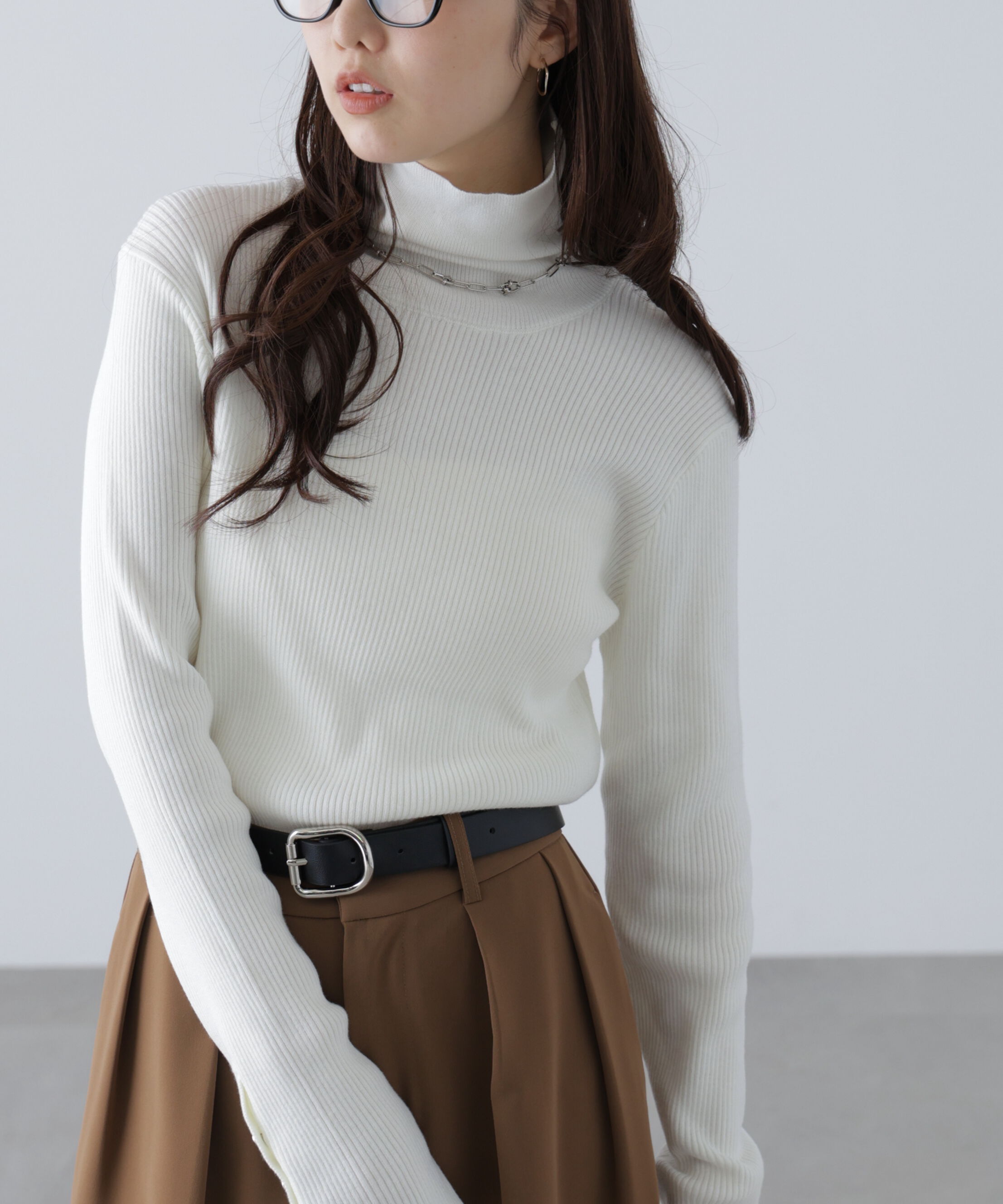  「袖金ボタンリブタートルニット」|ニット・セーター|