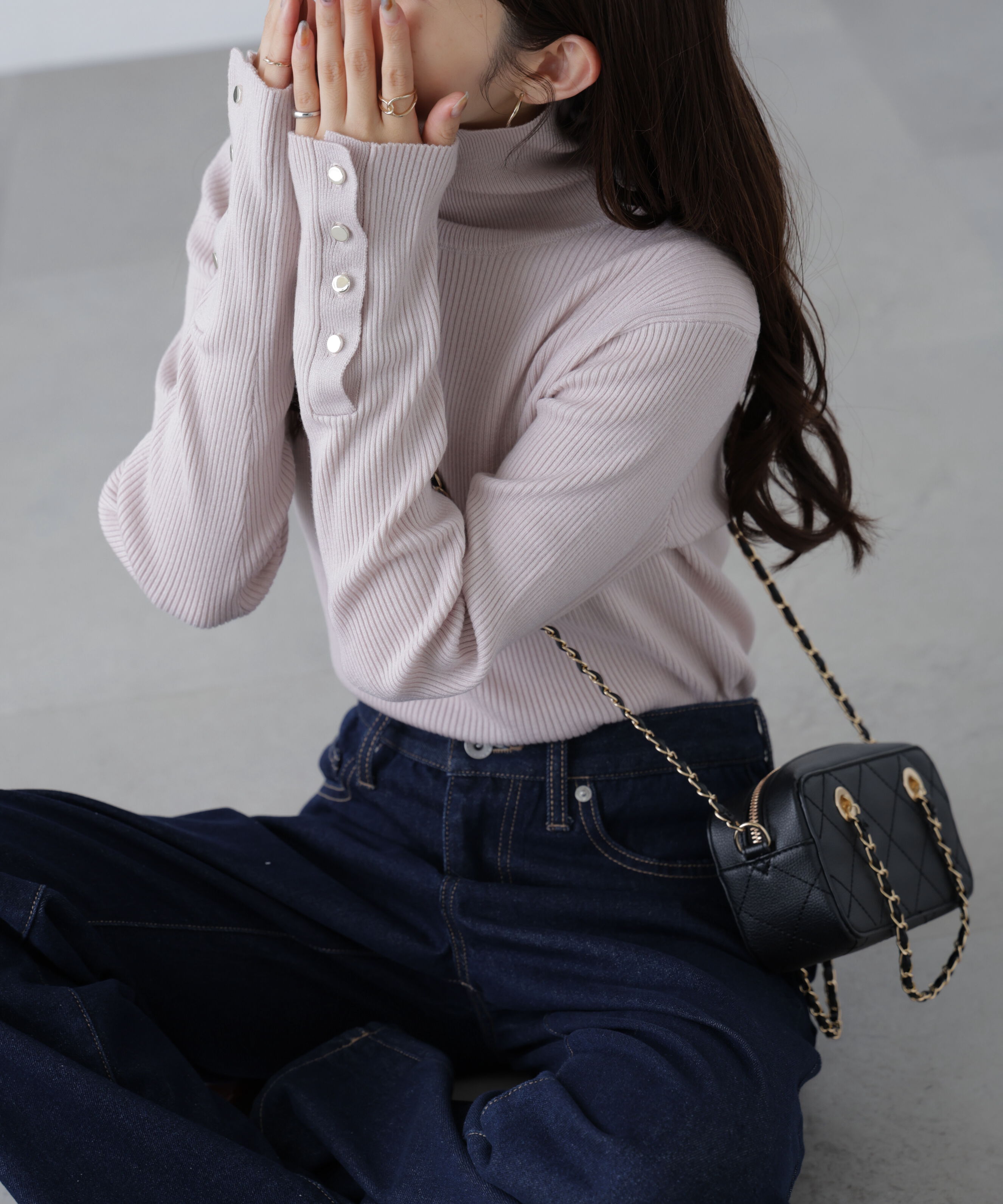  「袖金ボタンリブタートルニット」|ニット・セーター|ピンク