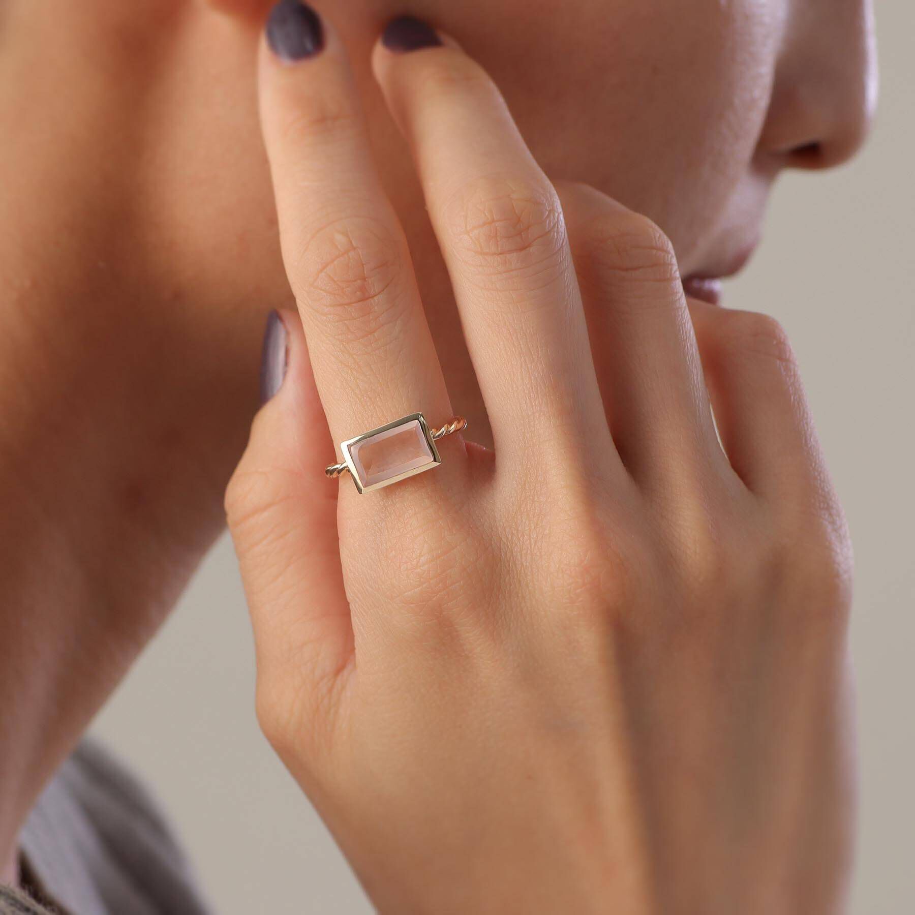 COCOSHNIK「K10ローズクォーツ バフトップカット リング」|リング|