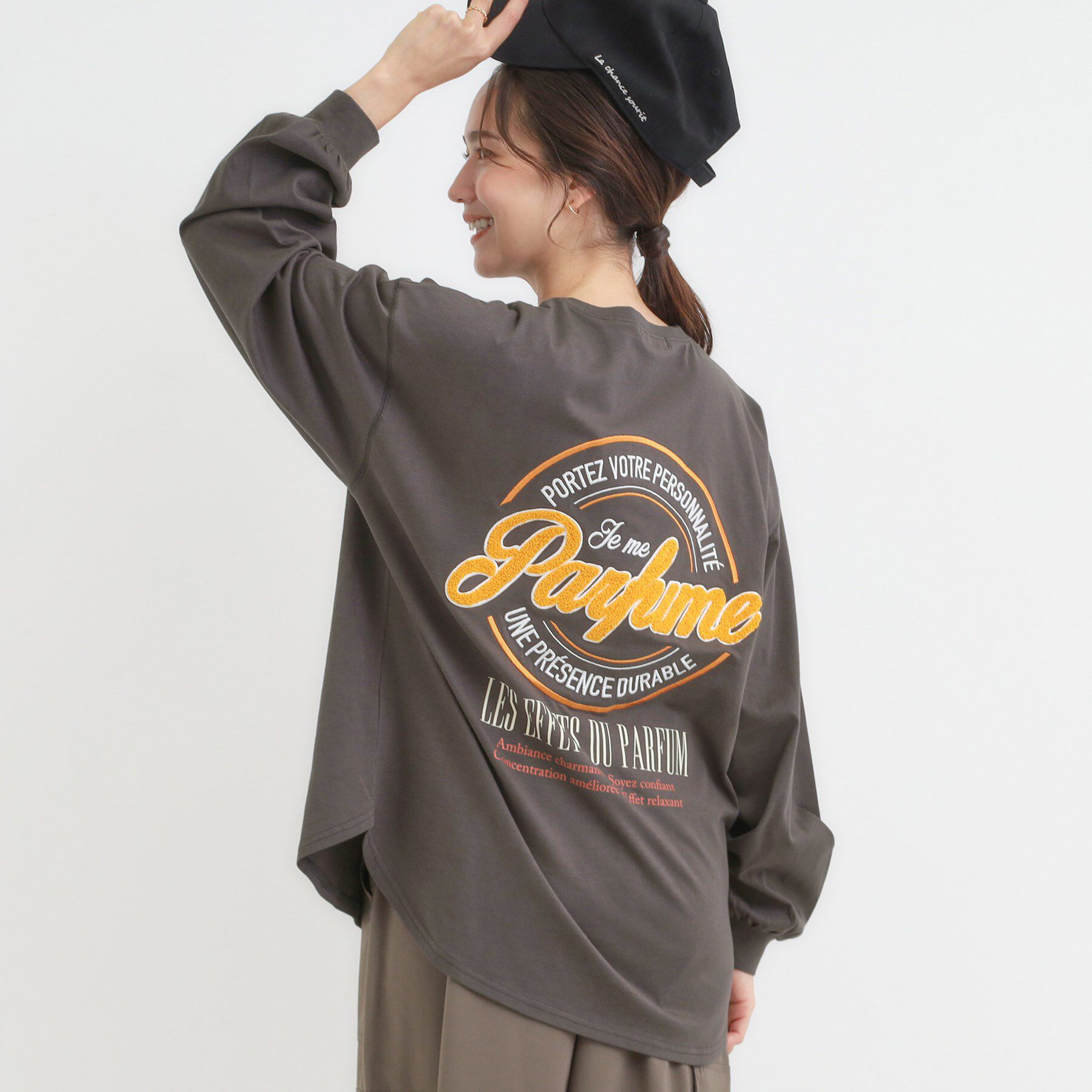 SHOO･LA･RUE「グラフィックアソート BIGロンT」|Tシャツ・カットソー|チャコールグレー(2