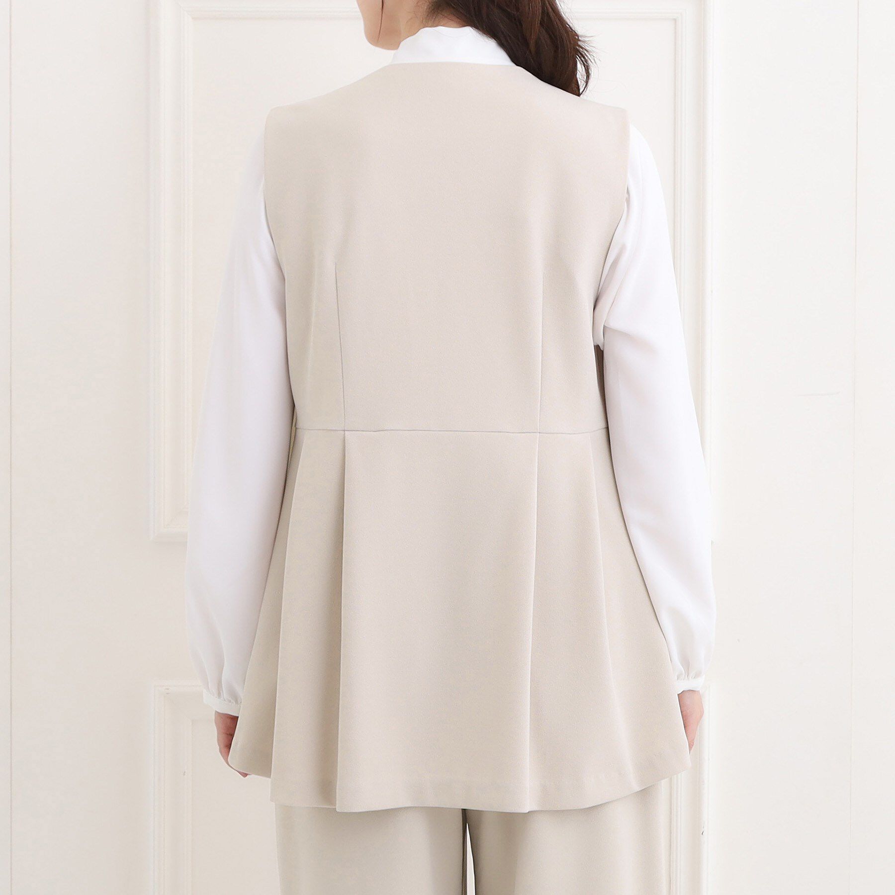 SHOO･LA･RUE「【洗濯機可/セットアップ可/S-3L】きちんと楽に。カットジョーゼット ペプラムジレ」|ベスト・ジレ|