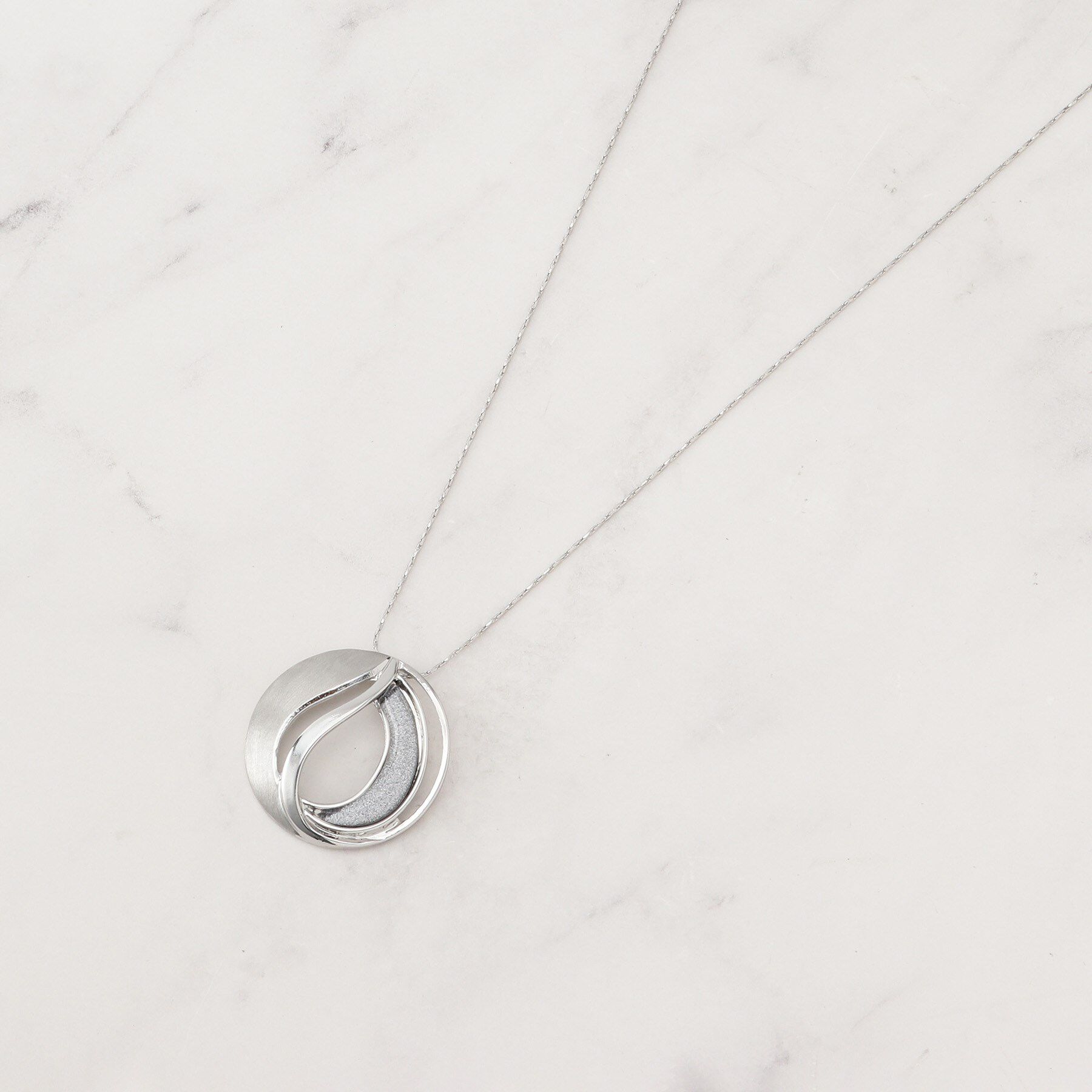 SHOO･LA･RUE「つやなしエポサークルネックレス」|ネックレス|シルバー(006)