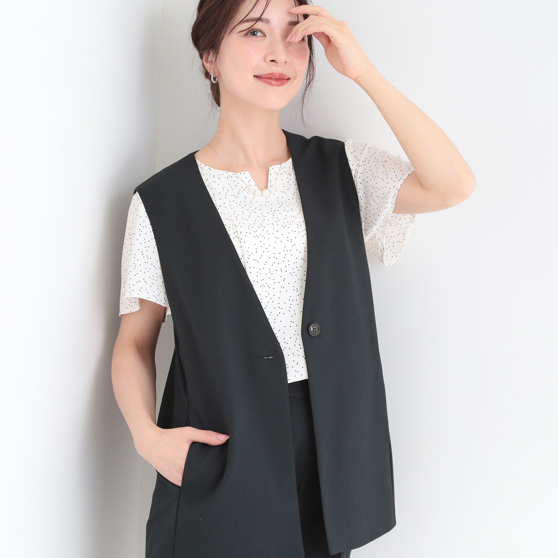 SHOO･LA･RUE「【セットアップ可/洗濯後しわになりにくい/S-LL】シンプルで合わせやすい ノーカラージレ」|ベスト・ジレ|ネイビー(094)