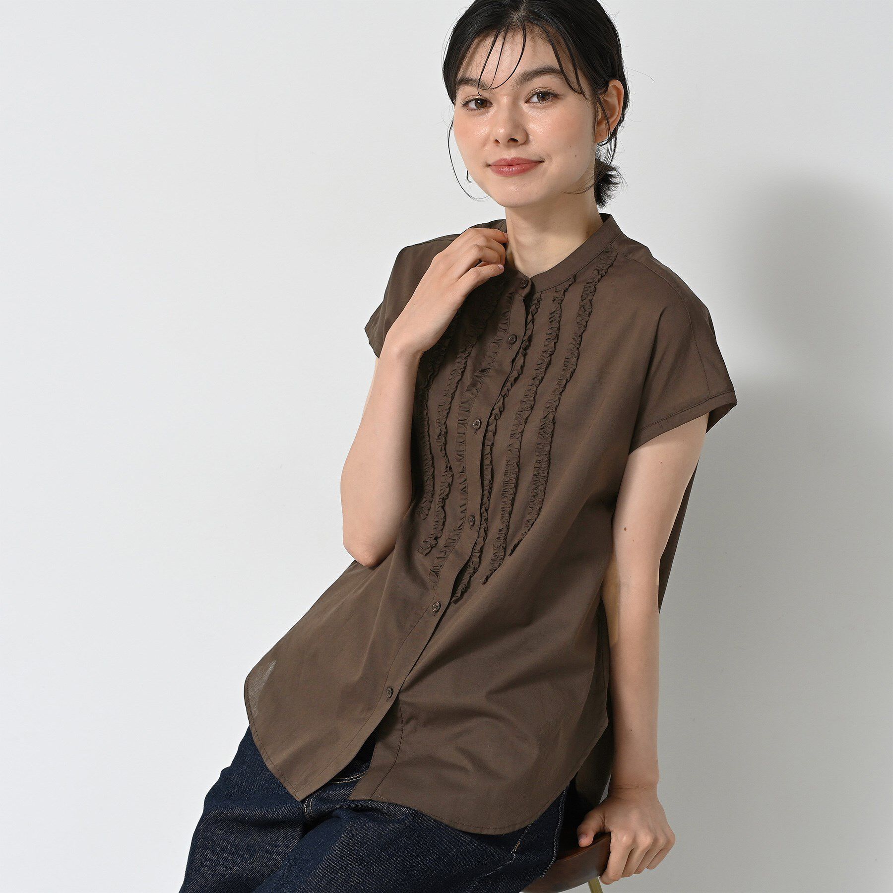 Dessin「【洗える】スタンドカラーフリルブラウス」|シャツ・ブラウス|ブラウン(044)