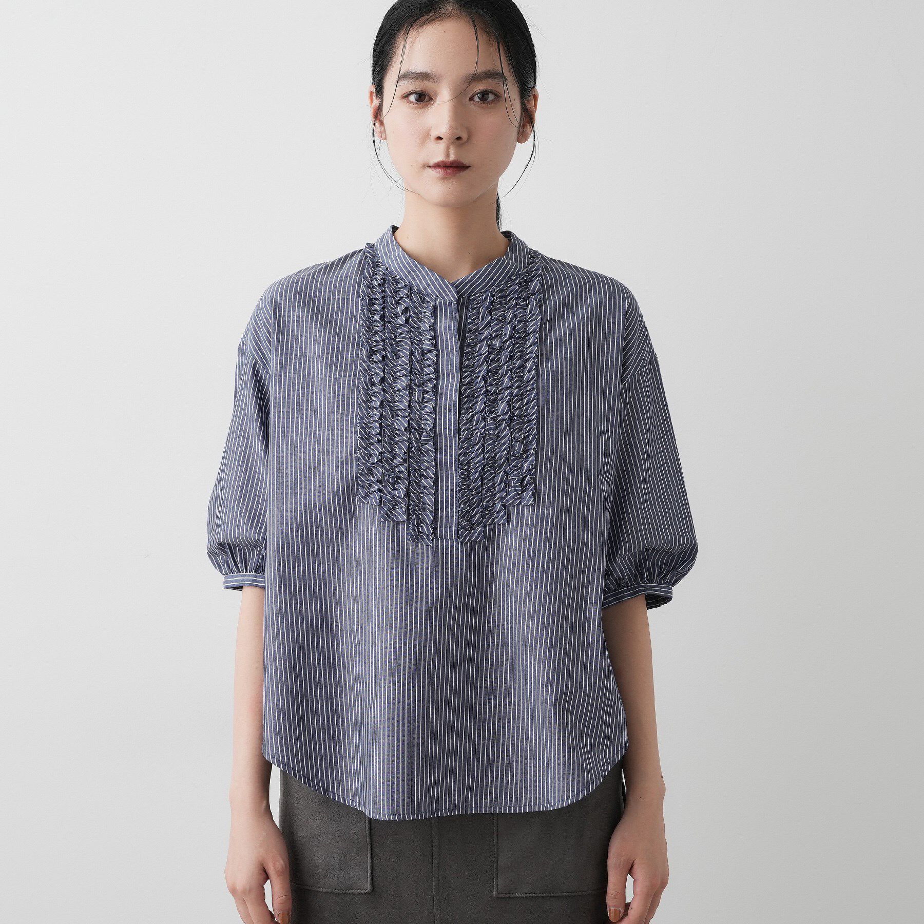 Dessin「【洗える】フリルバンドカラー五分袖ブラウス」|シャツ・ブラウス|