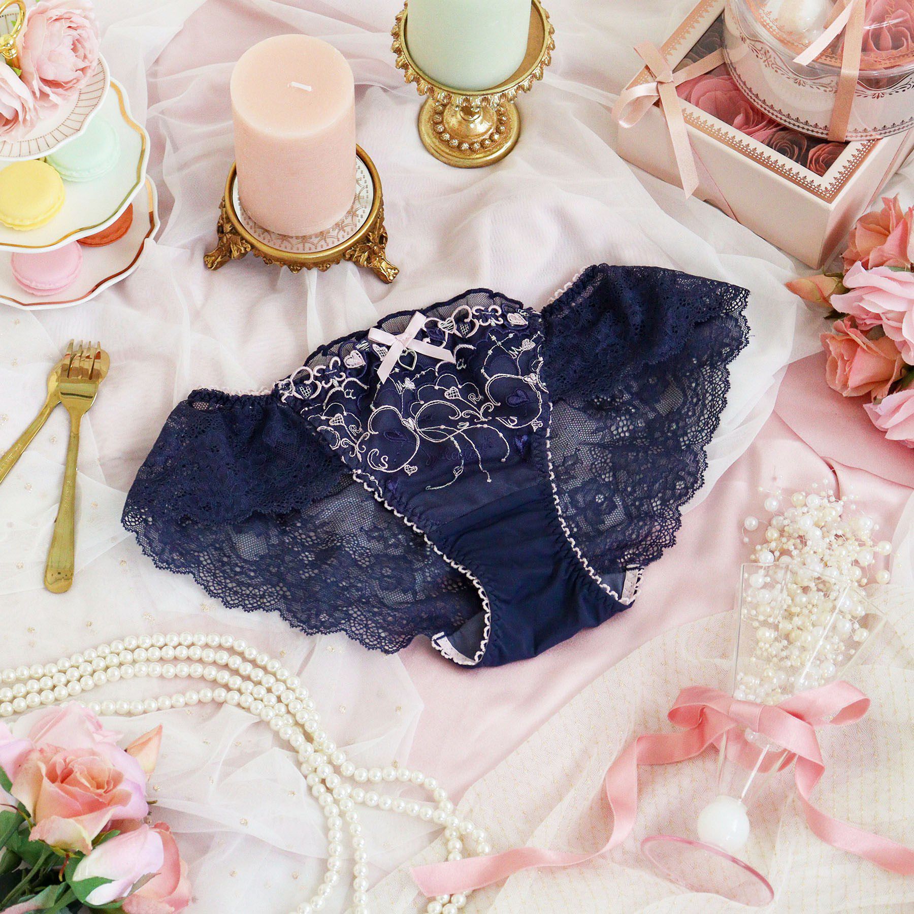 Risa Magli「ヘルティー レースショーツ」|インナー|ネイビー(094)