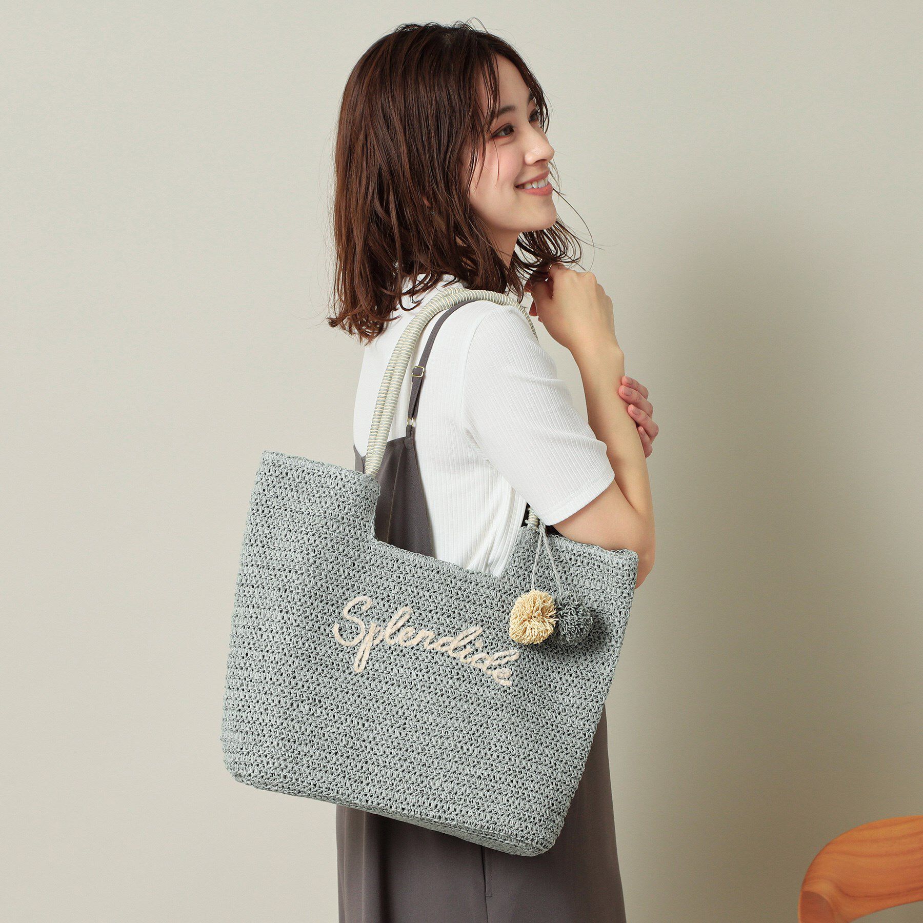 ITS&rsquo;DEMO「チャーム付ロゴ刺繍雑材トート」|トートバッグ|