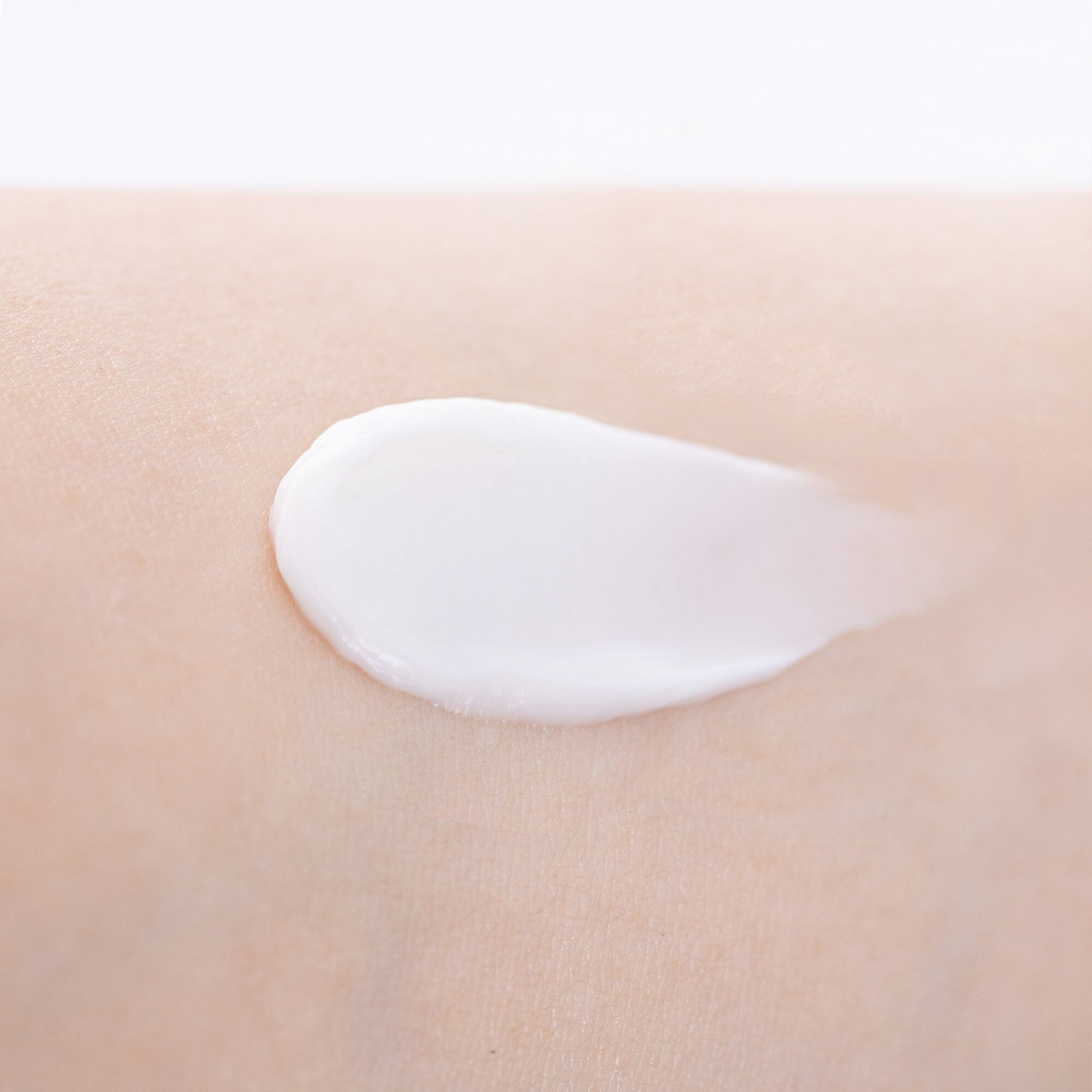  「綾花 バイタル アップ クリーム モイスチャー 詰替用 (30g)」|美容液・オイル・クリーム|