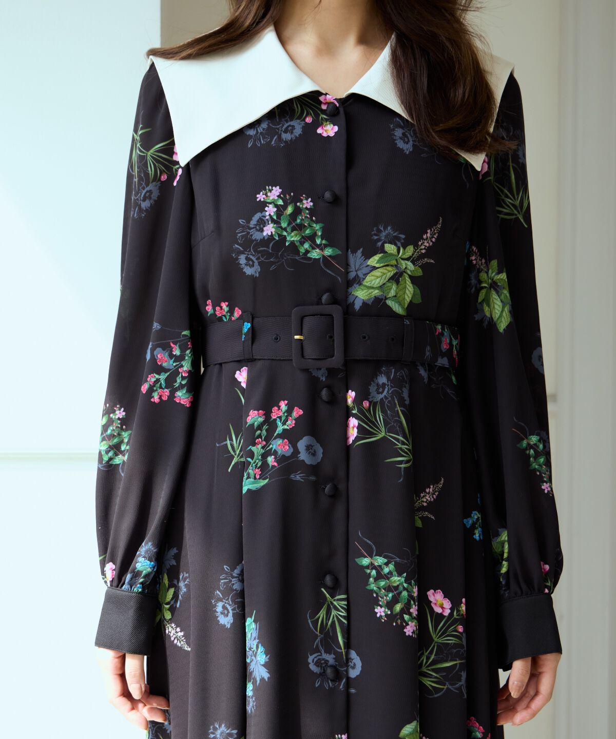 アンドクチュール「ドローイングフラワー配色襟長袖ワンピース」|ワンピース|