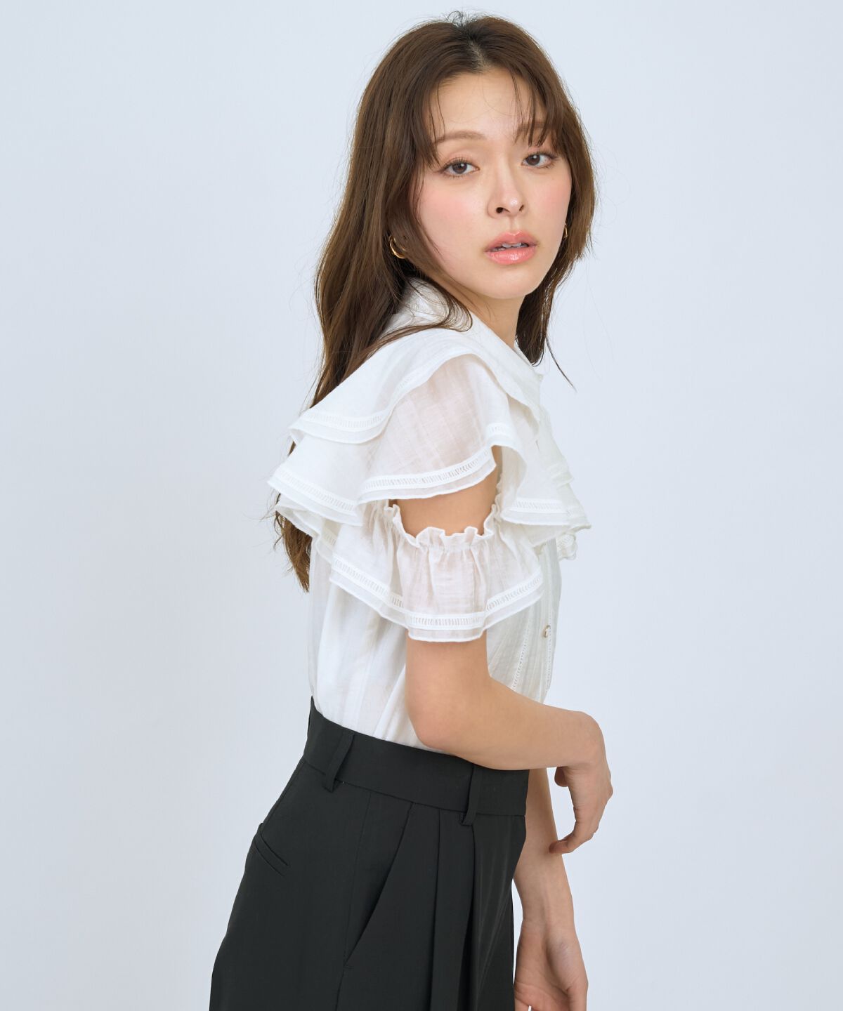 アンドクチュール「ラッフルスリーブシャツブラウス」|シャツ・ブラウス|