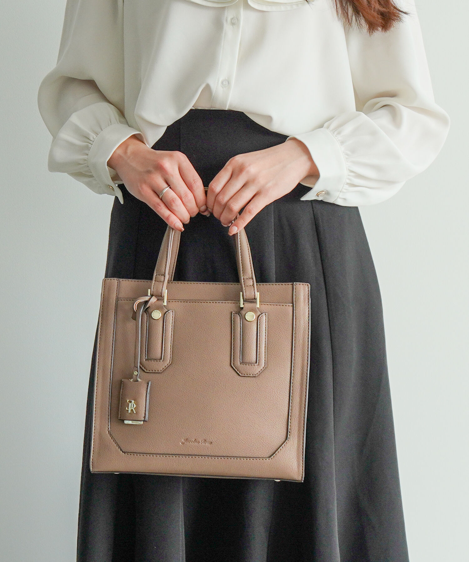  「Jewelna Rose アリゼ トートバッグ ミドルサイズ 11928」|ショルダー・メッセンジャー|グレージュN