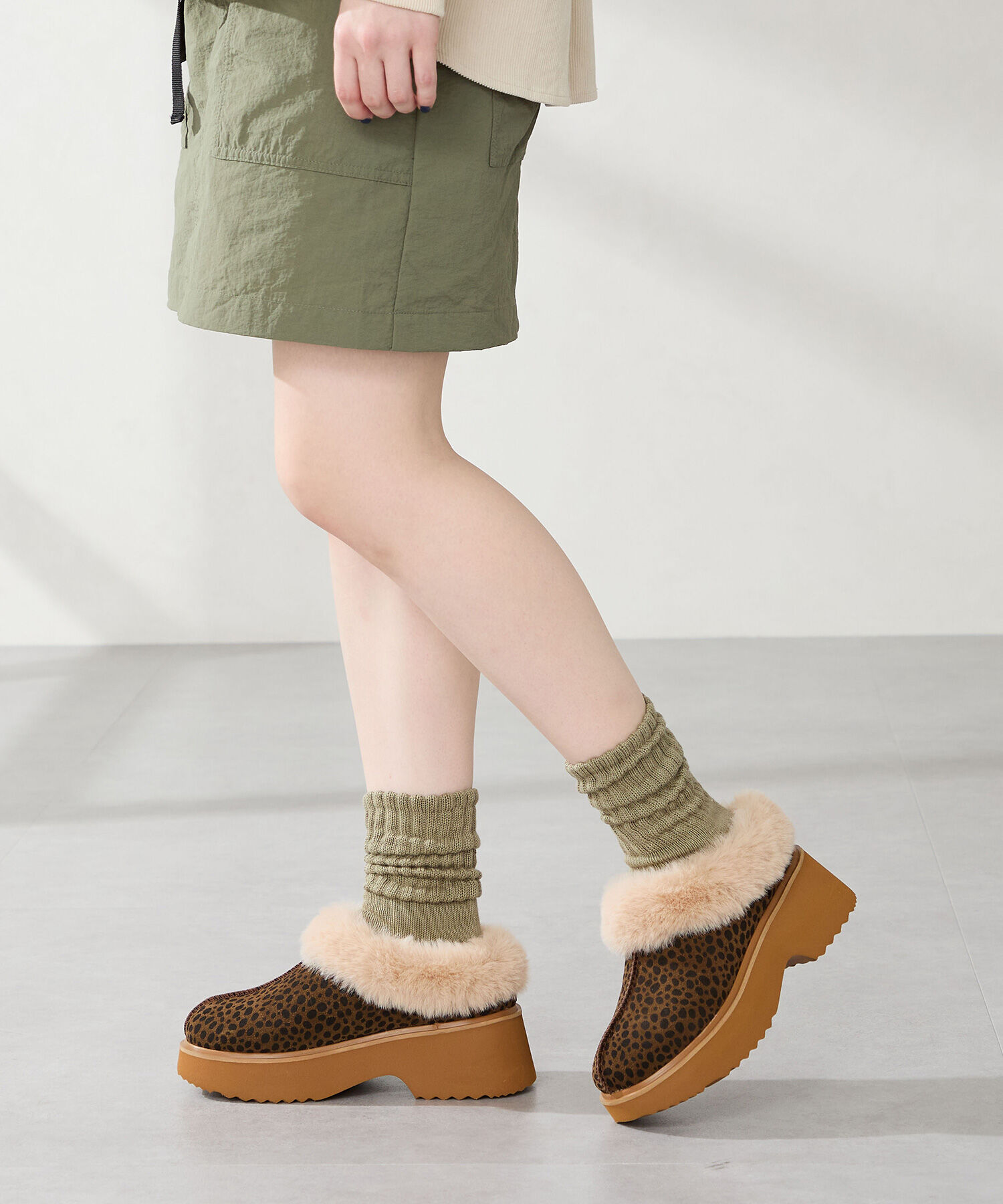 ORiental TRaffic「【 厚底 ・ 美脚 】 ムートン サボ /51325 ファー レオパード 防寒 」|サンダル|