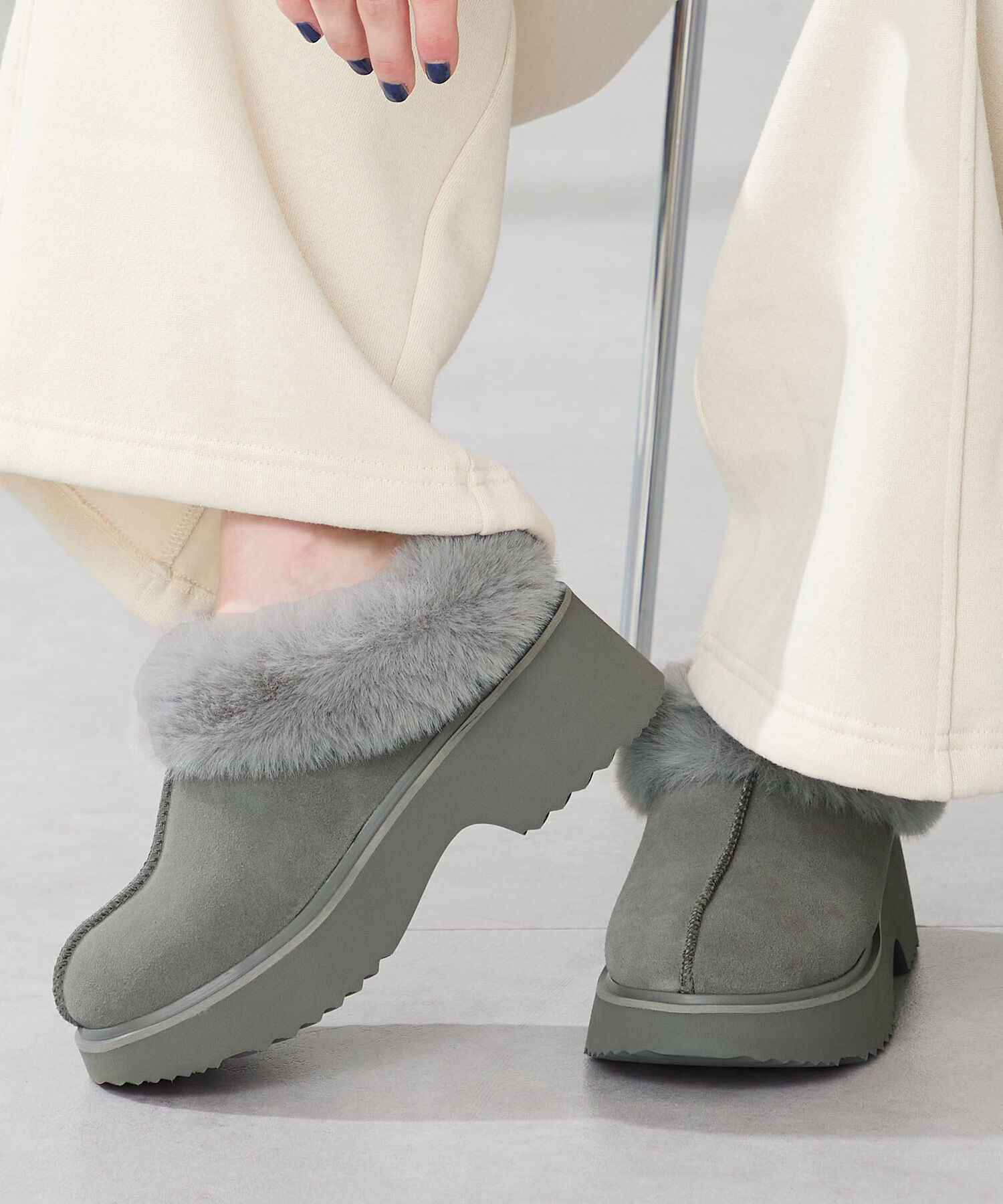 ORiental TRaffic「【 厚底 ・ 美脚 】 ムートン サボ /51325 ファー レオパード 防寒 」|サンダル|GREY