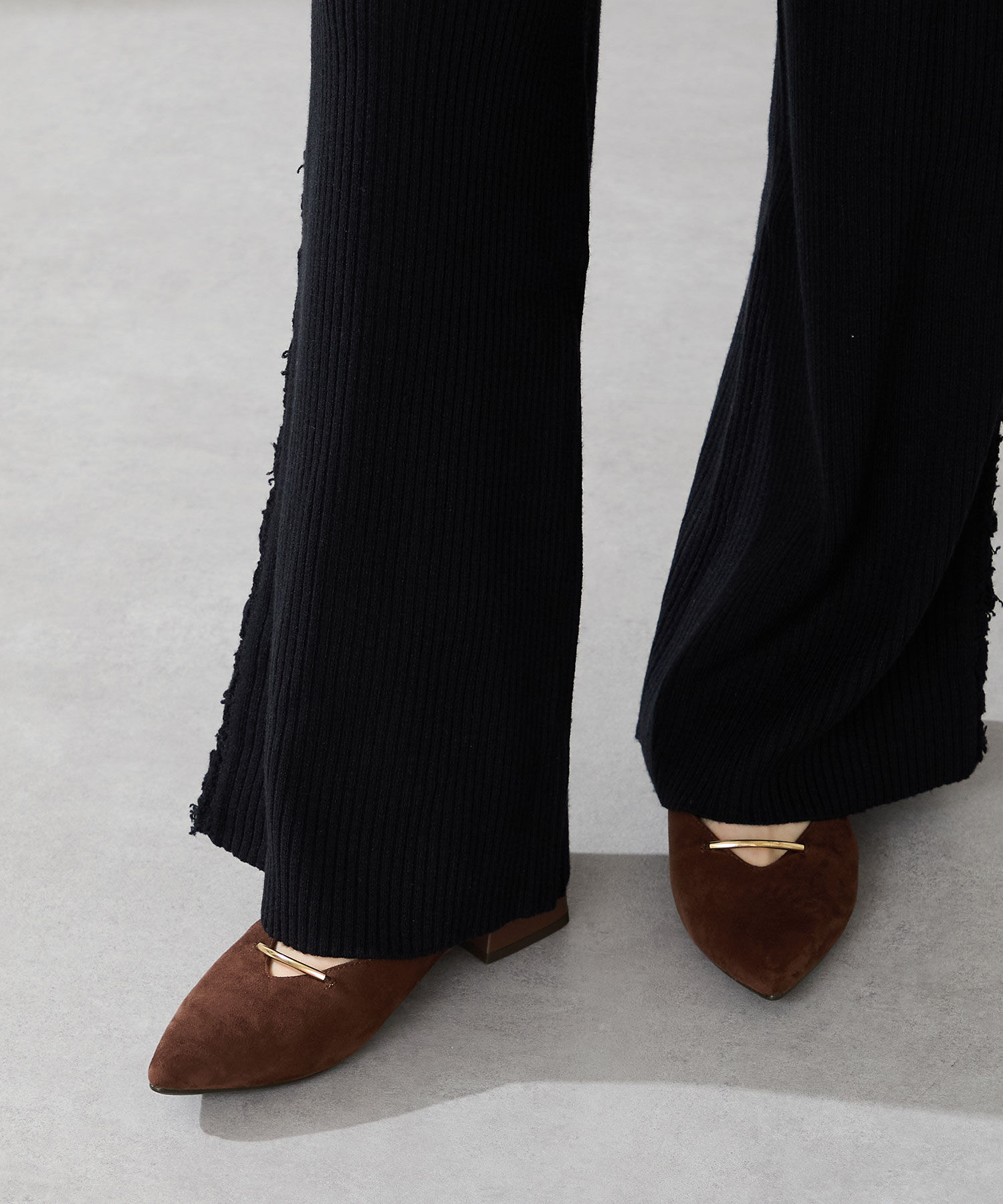 ORiental TRaffic「【WEB限定】ラインメタルパーツ ポインテッドトゥ パンプス /55304 フラット シンプル」|パンプス|