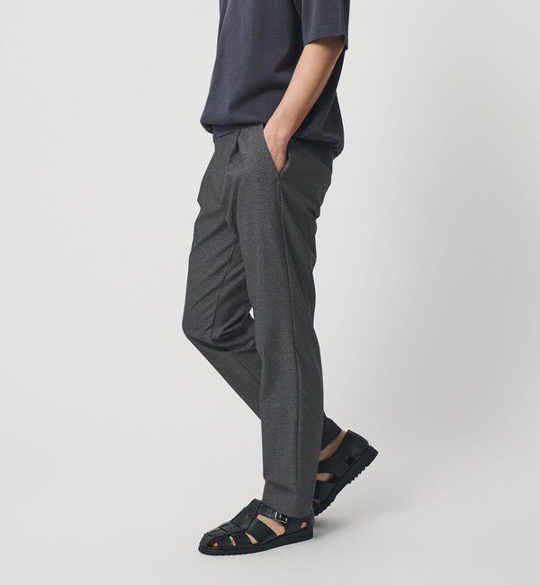 BEAUTY&YOUTH UNITED ARROWS「スラブ １プリーツ イージー テーパード パンツ NO.5 ストレッチ 撥水 UVカット 」|チノ|DK.GRAY