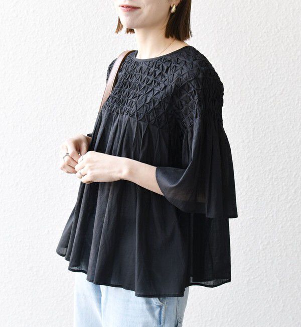 SHIPS any「SHIPS any:〈洗濯機可能〉ハンドスモッキング コットン フレア ブラウス」|シャツ・ブラウス|