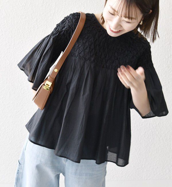 SHIPS any「SHIPS any:〈洗濯機可能〉ハンドスモッキング コットン フレア ブラウス」|シャツ・ブラウス|