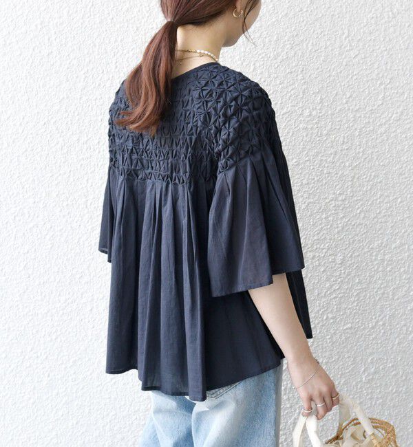 SHIPS any「SHIPS any:〈洗濯機可能〉ハンドスモッキング コットン フレア ブラウス」|シャツ・ブラウス|