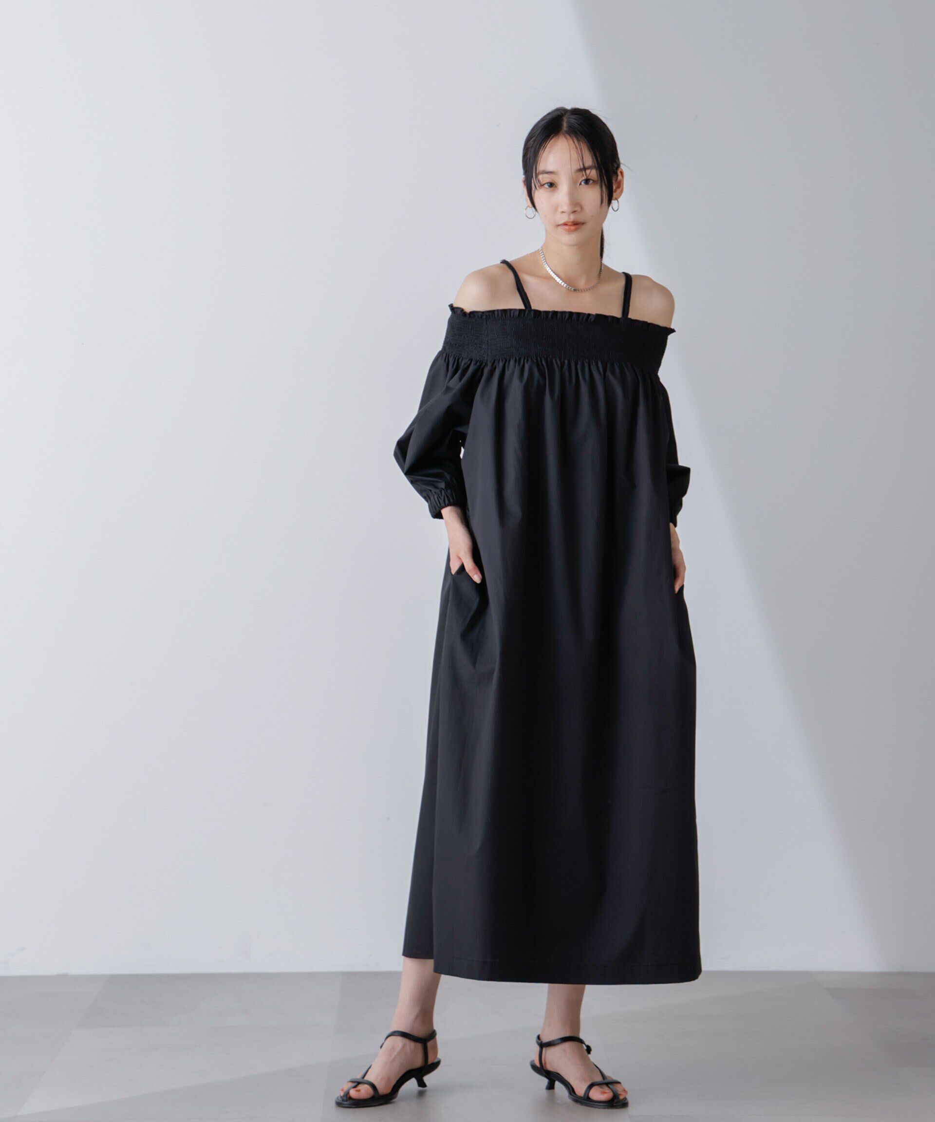 nano･universe「2wayシャーリングオフショルダーワンピース」|ワンピース|ブラック