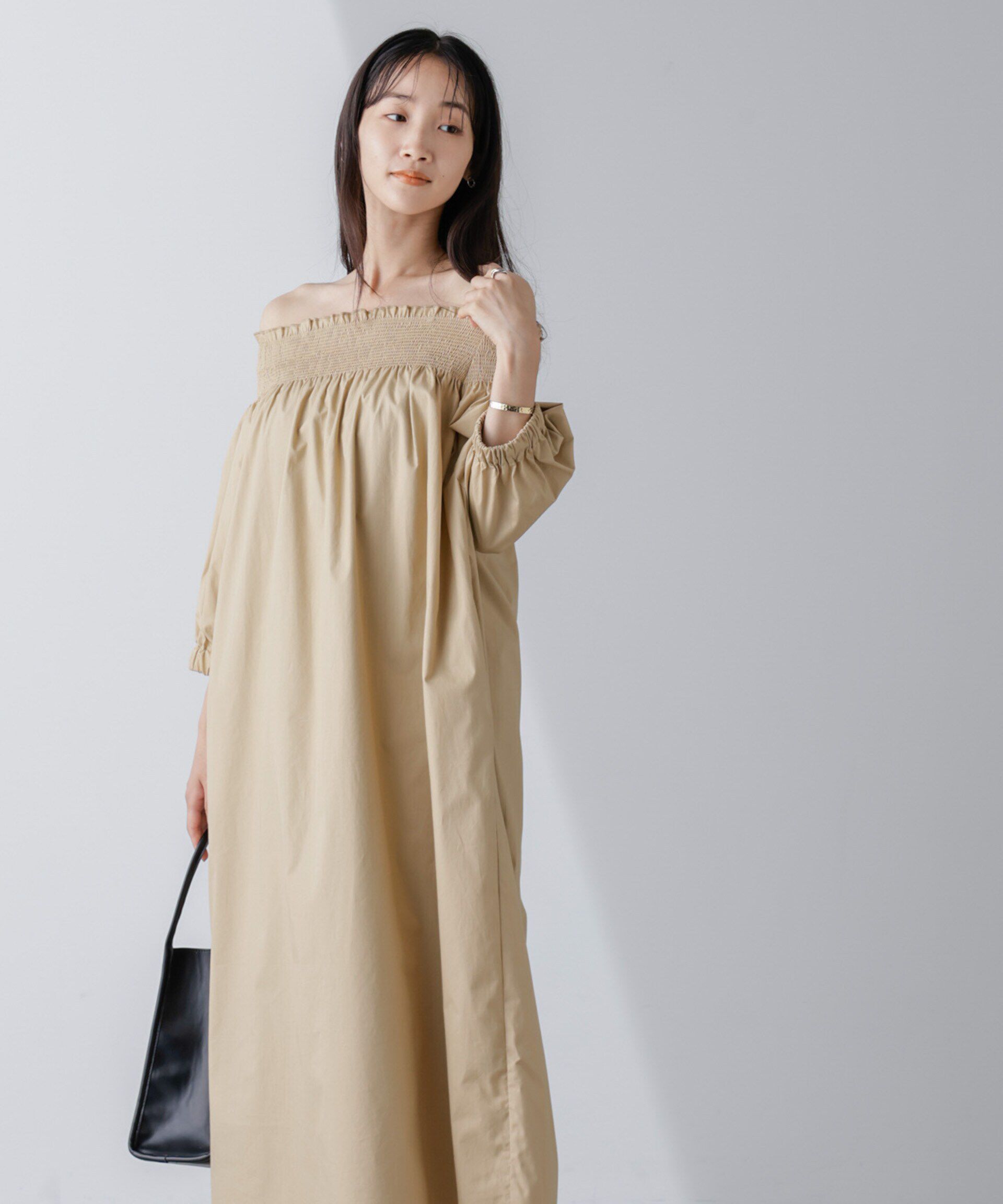 nano･universe「2wayシャーリングオフショルダーワンピース」|ワンピース|ベージュ