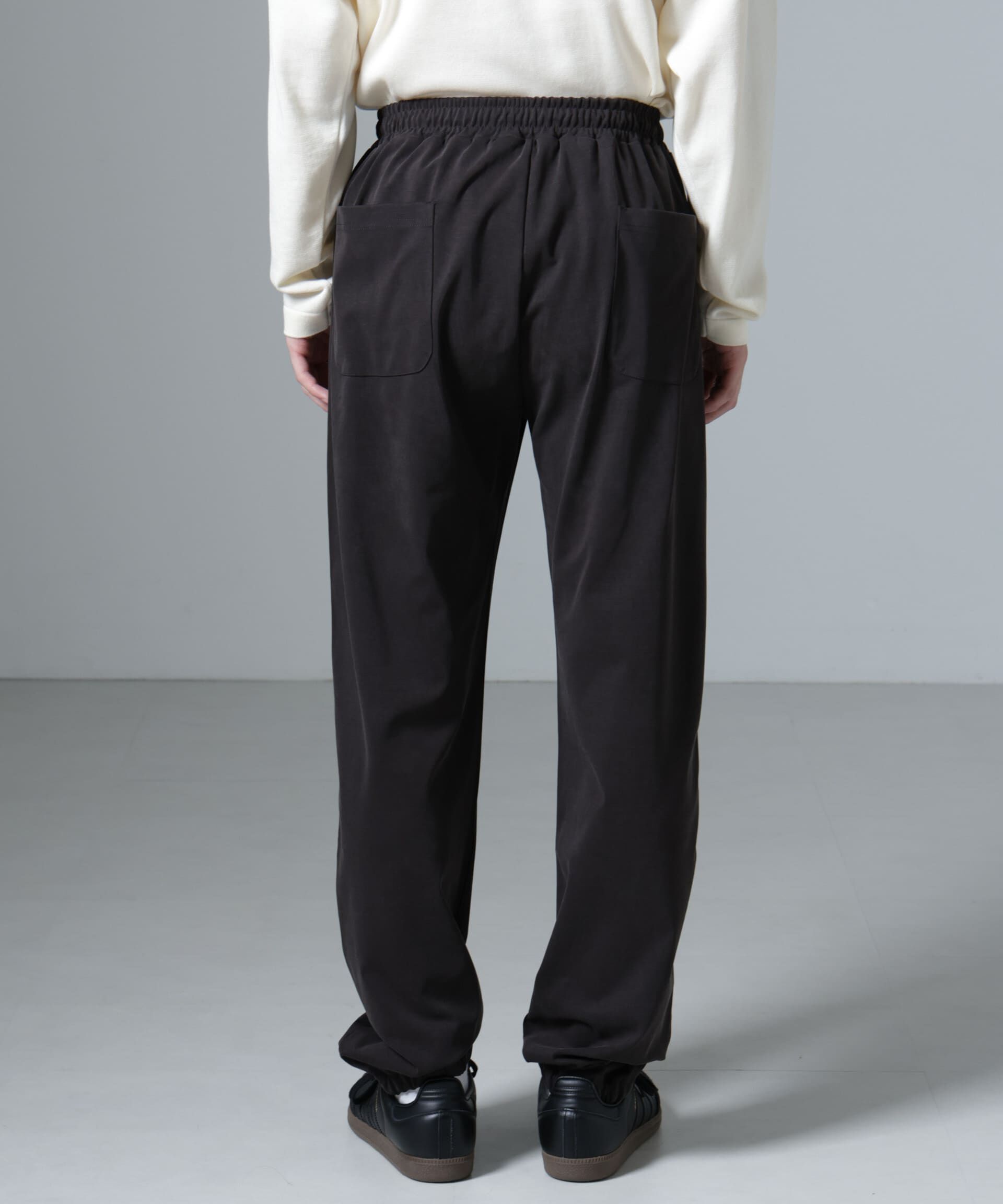 nano･universe「ヌバックライクスムースジョガーパンツ」|チノ|