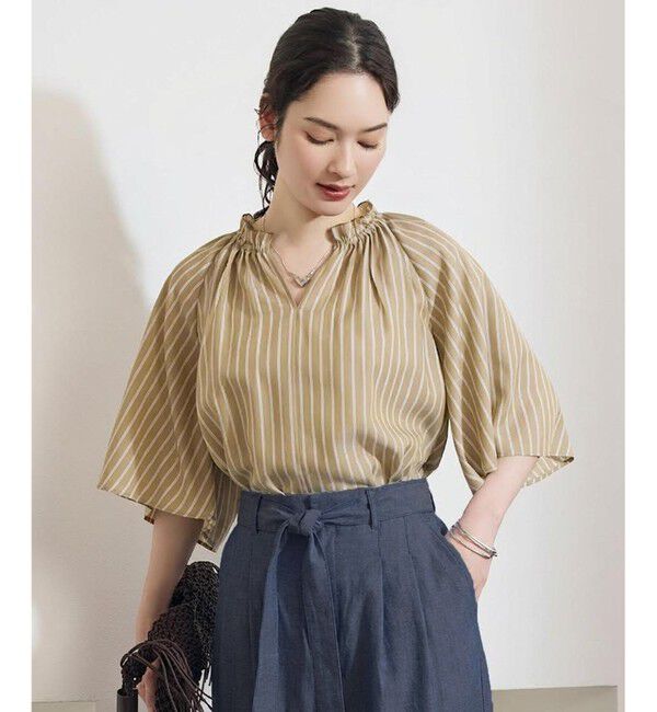 自由区「【ご好評素材・新型追加】リヨセルポプリンフリル ブラウス」|シャツ・ブラウス|カーキ&times;オフ