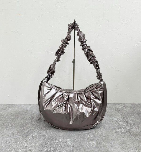 fredy emue「ソフトパテッドシャーリングショルダーバッグ」|ショルダー・メッセンジャー|