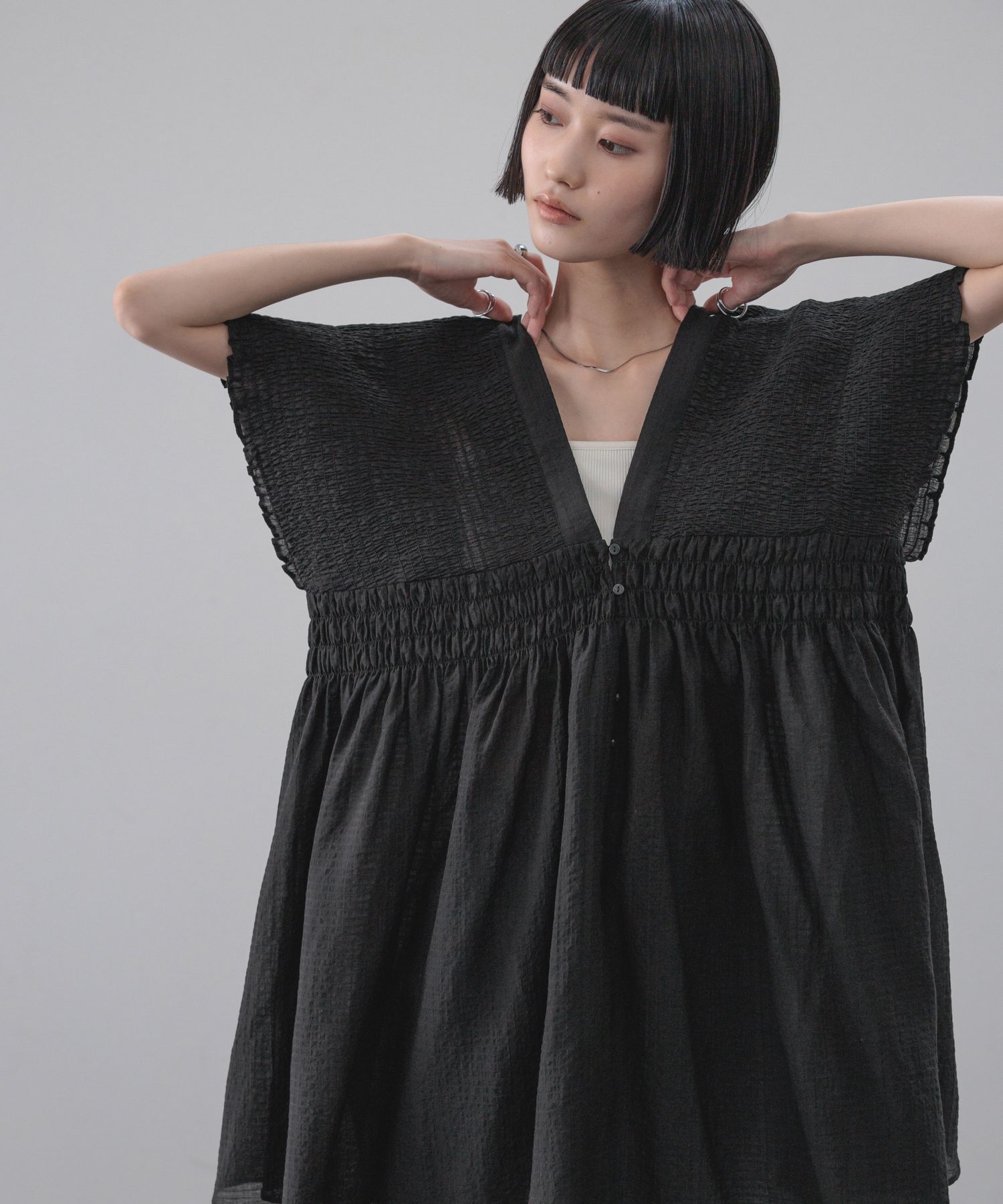 LOWRYS FARM「シャーリングチュニックフレンチスリーブ」|シャツ・ブラウス|