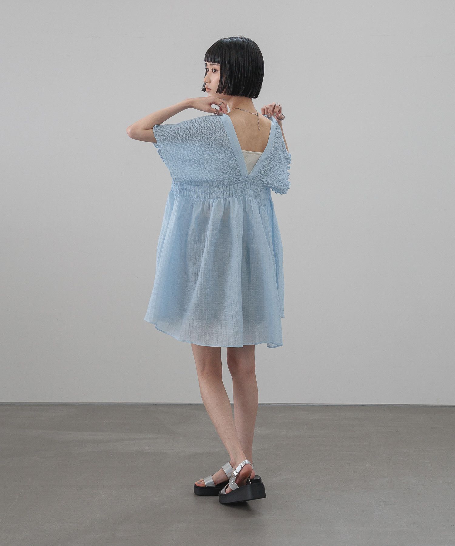 LOWRYS FARM「シャーリングチュニックフレンチスリーブ」|シャツ・ブラウス|