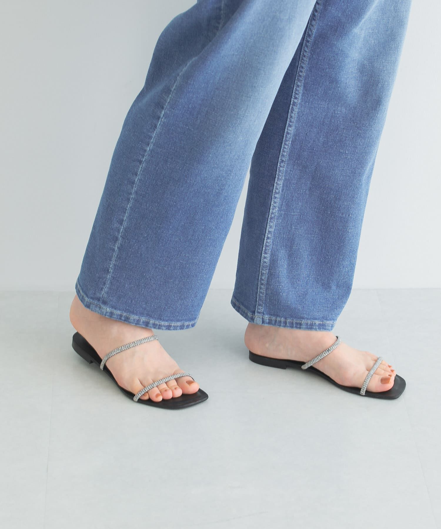 URBAN RESEARCH「L/UCCA　TUNITH」|サンダル|ブラック