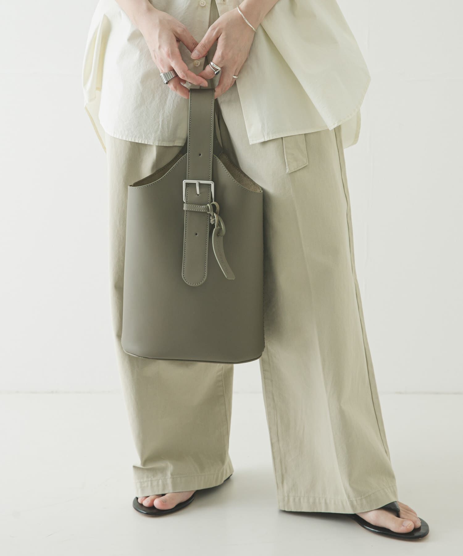 URBAN RESEARCH「『一部別注カラー』BAGMATI　レザーワンショルダーバッグ」|ハンドバッグ|