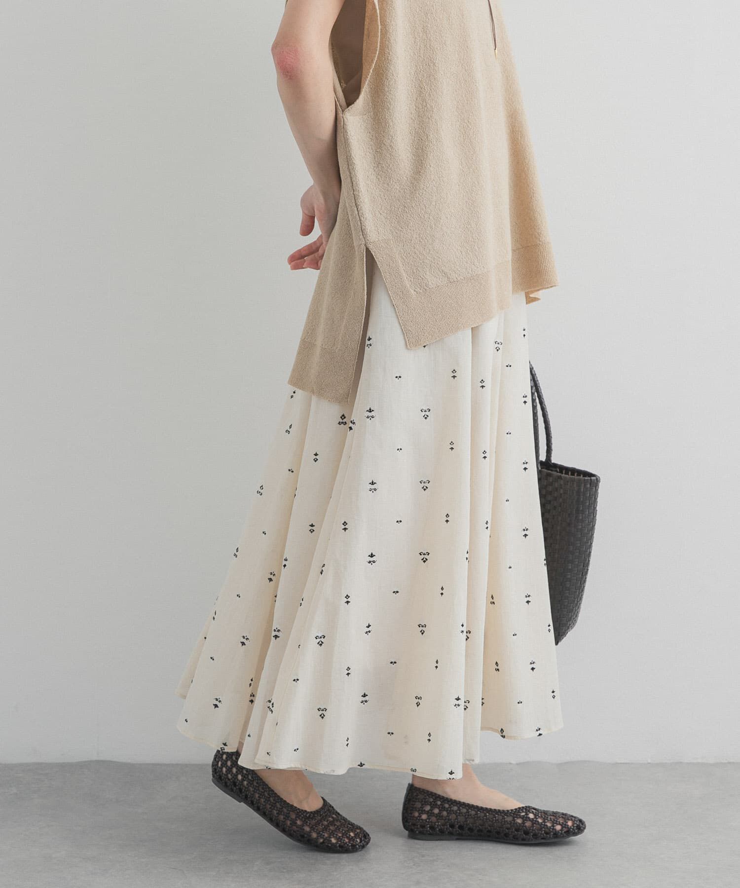 URBAN RESEARCH DOORS「小柄ダマスクプリントフレアスカート」|スカート|