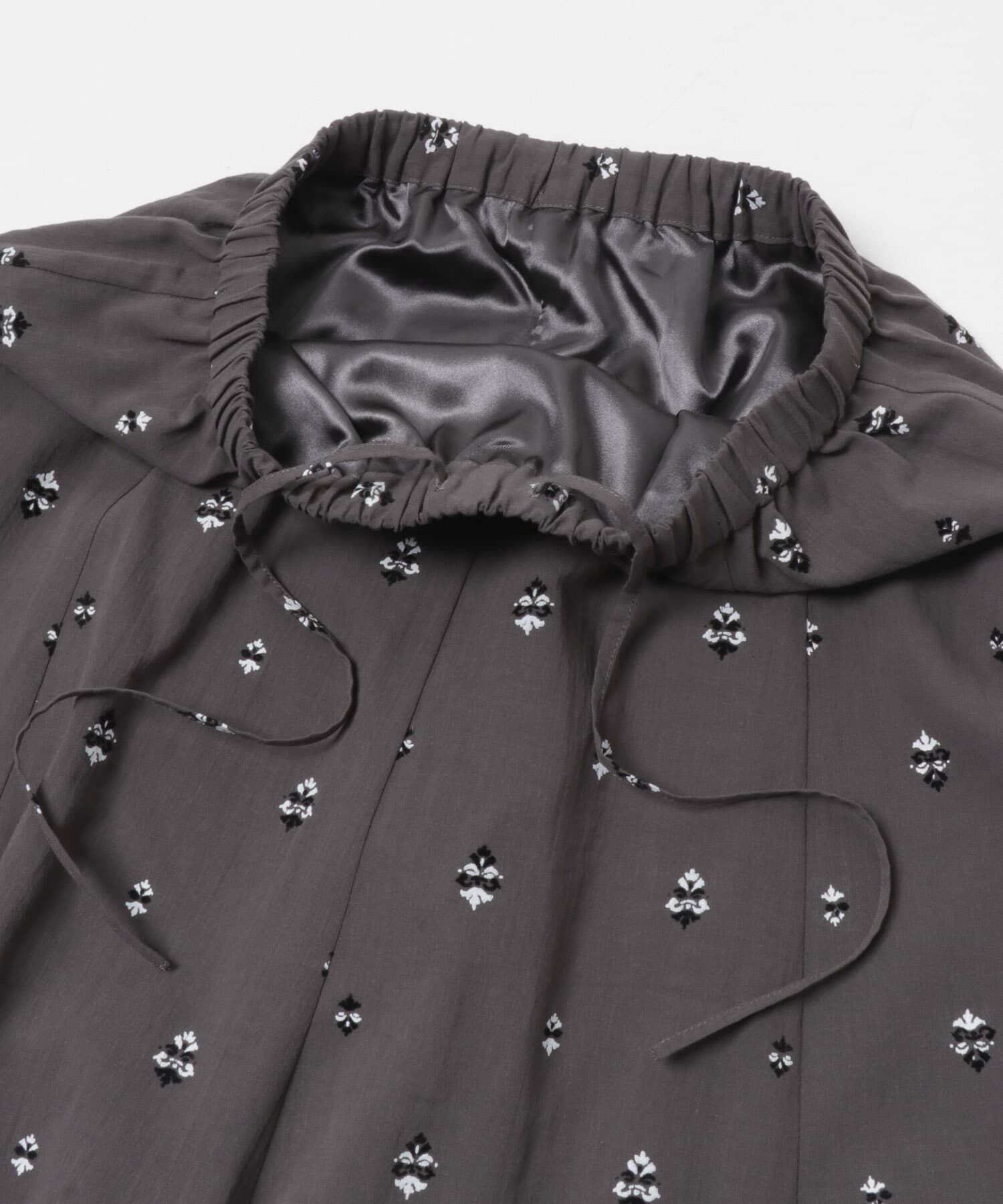 URBAN RESEARCH DOORS「小柄ダマスクプリントフレアスカート」|スカート|