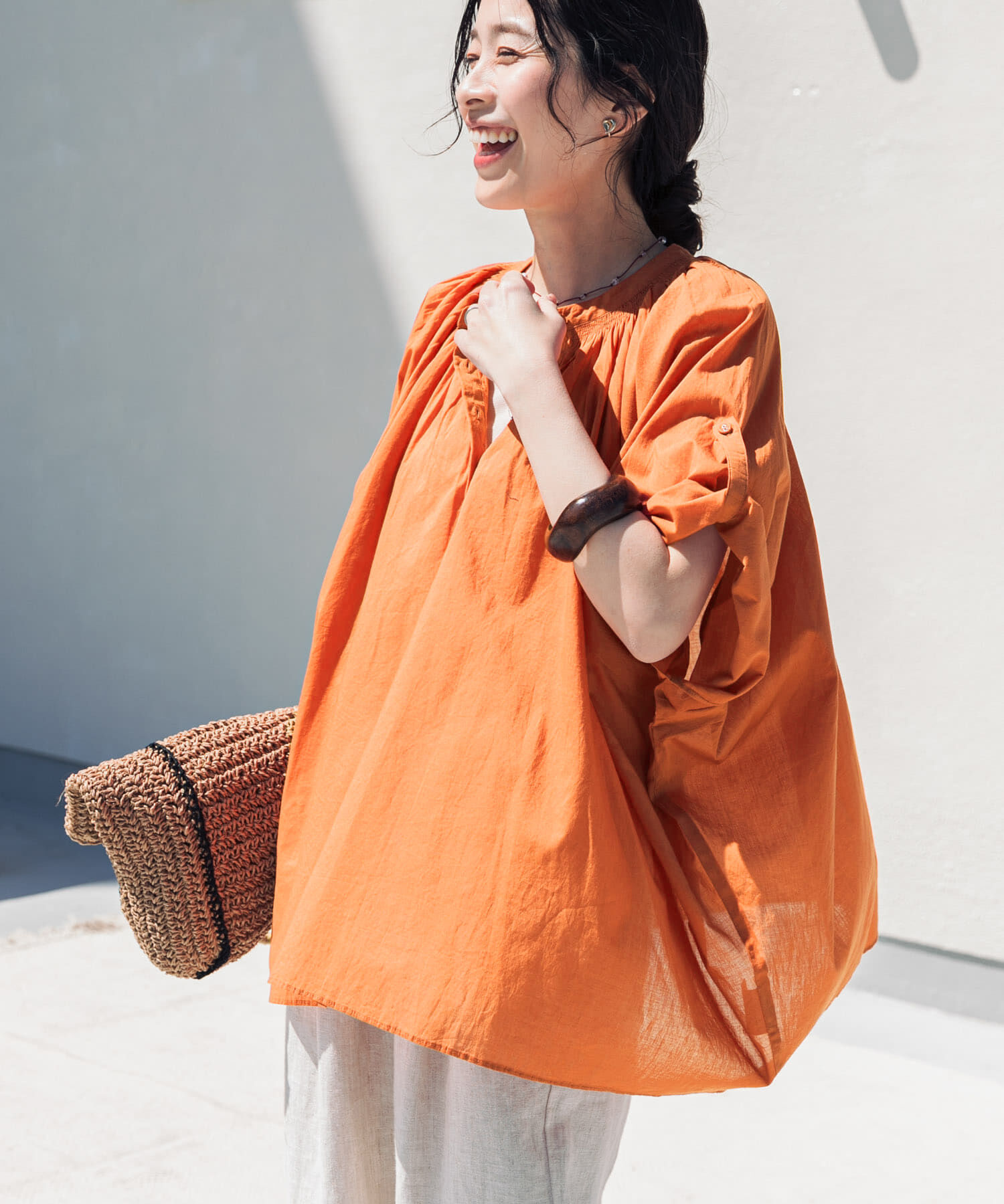URBAN RESEARCH DOORS「コットンボイルロールアップスリーブブラウス」|シャツ・ブラウス|オレンジ