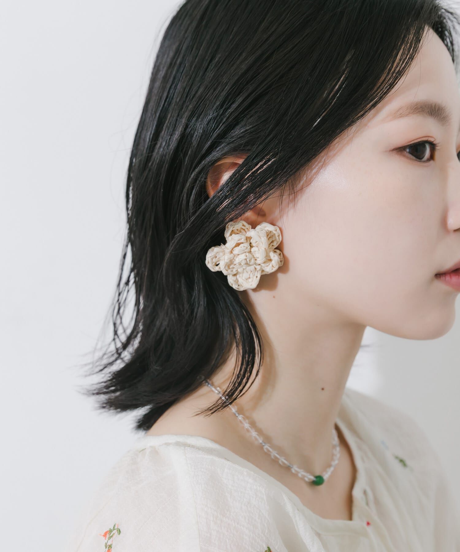 SMELLY「ブレイドフラワーピアス」|ピアス|アイボリー