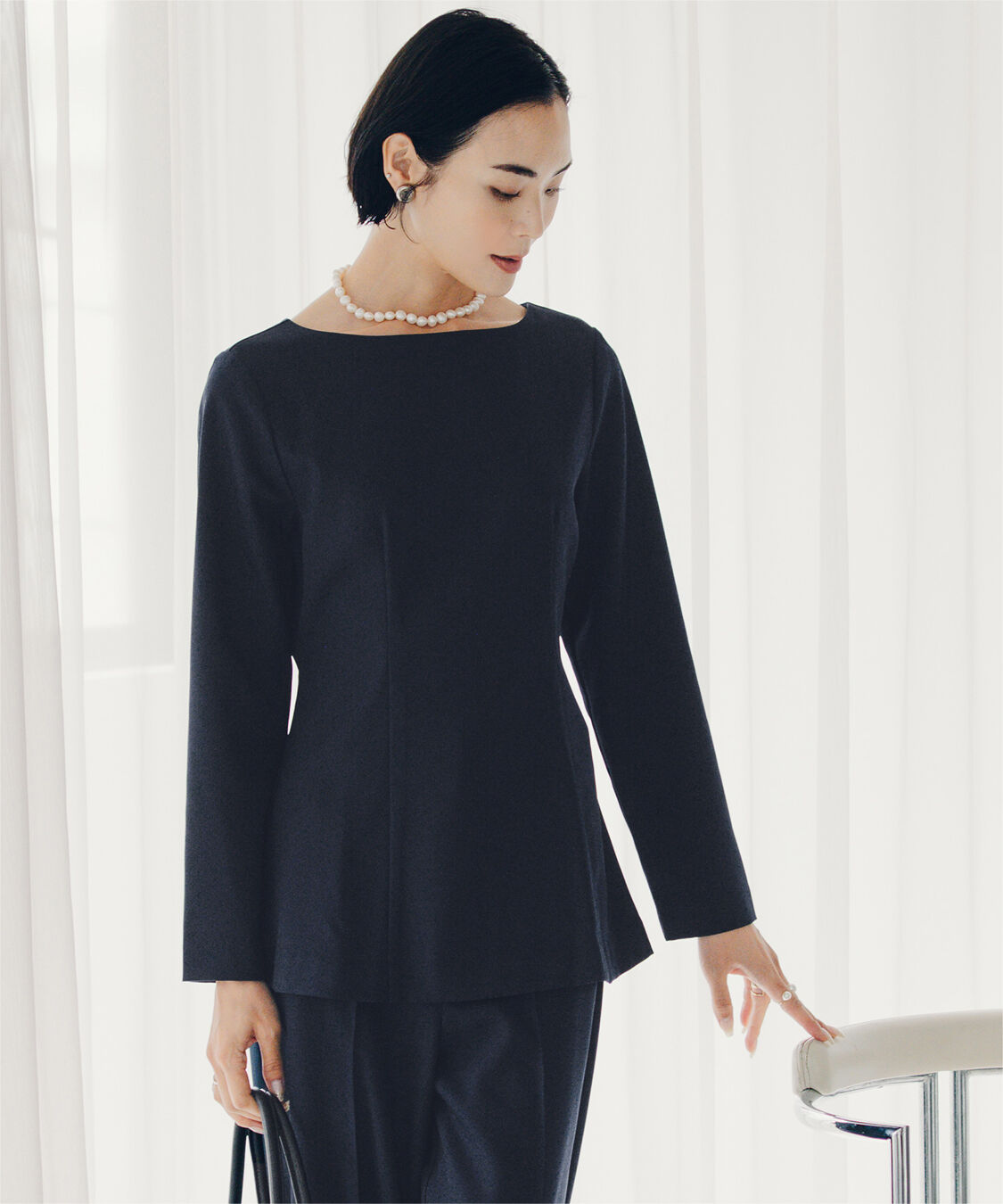 ur's「【小林有里さんコラボアイテム】ボートネックペプラムブラウス」|シャツ・ブラウス|ダークネイビー