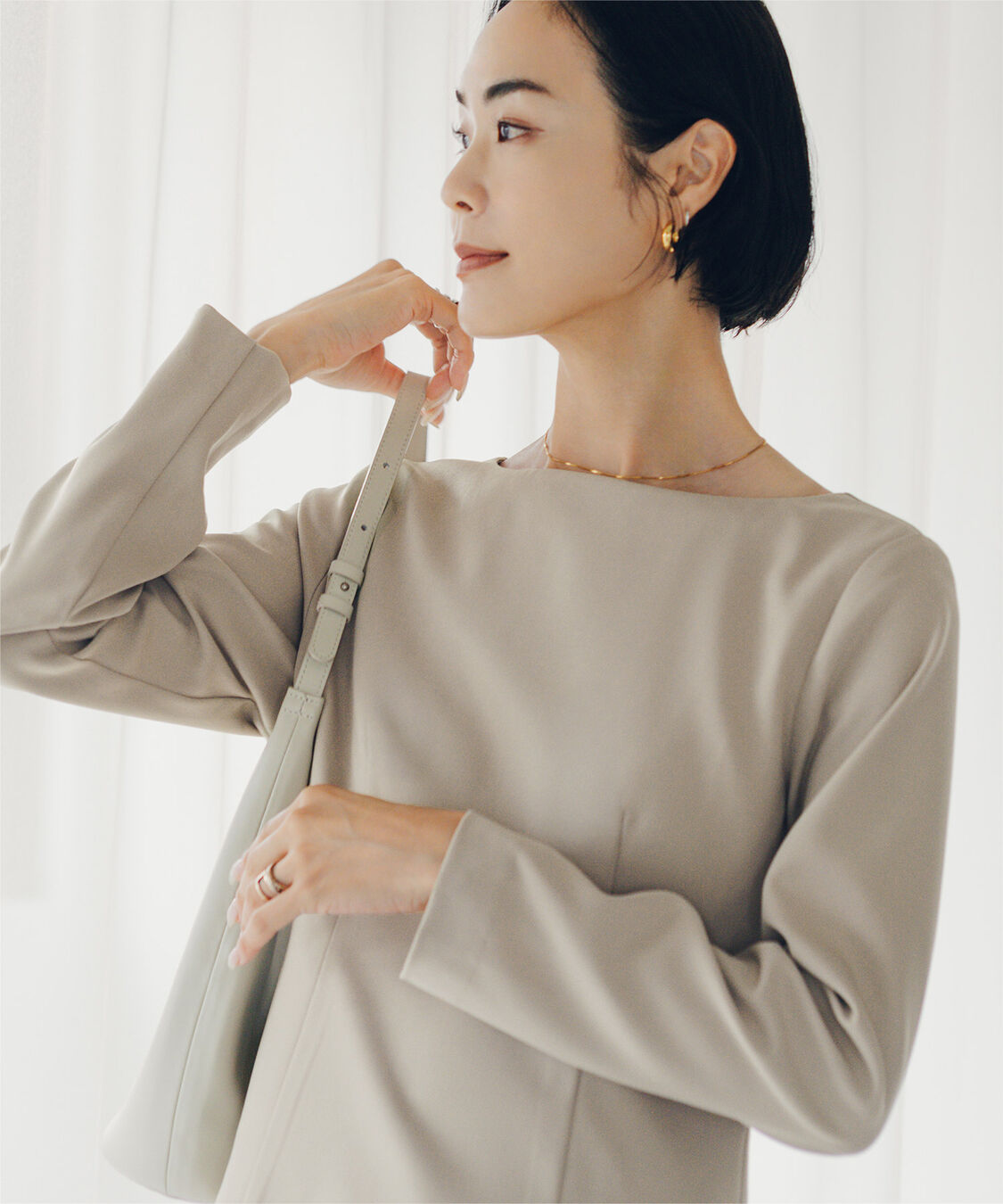 ur's「【小林有里さんコラボアイテム】ボートネックペプラムブラウス」|シャツ・ブラウス|
