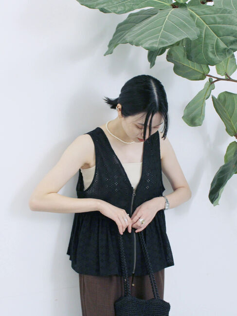 Samansa Mos2 blue「カットワークレースベスト」|シャツ・ブラウス|