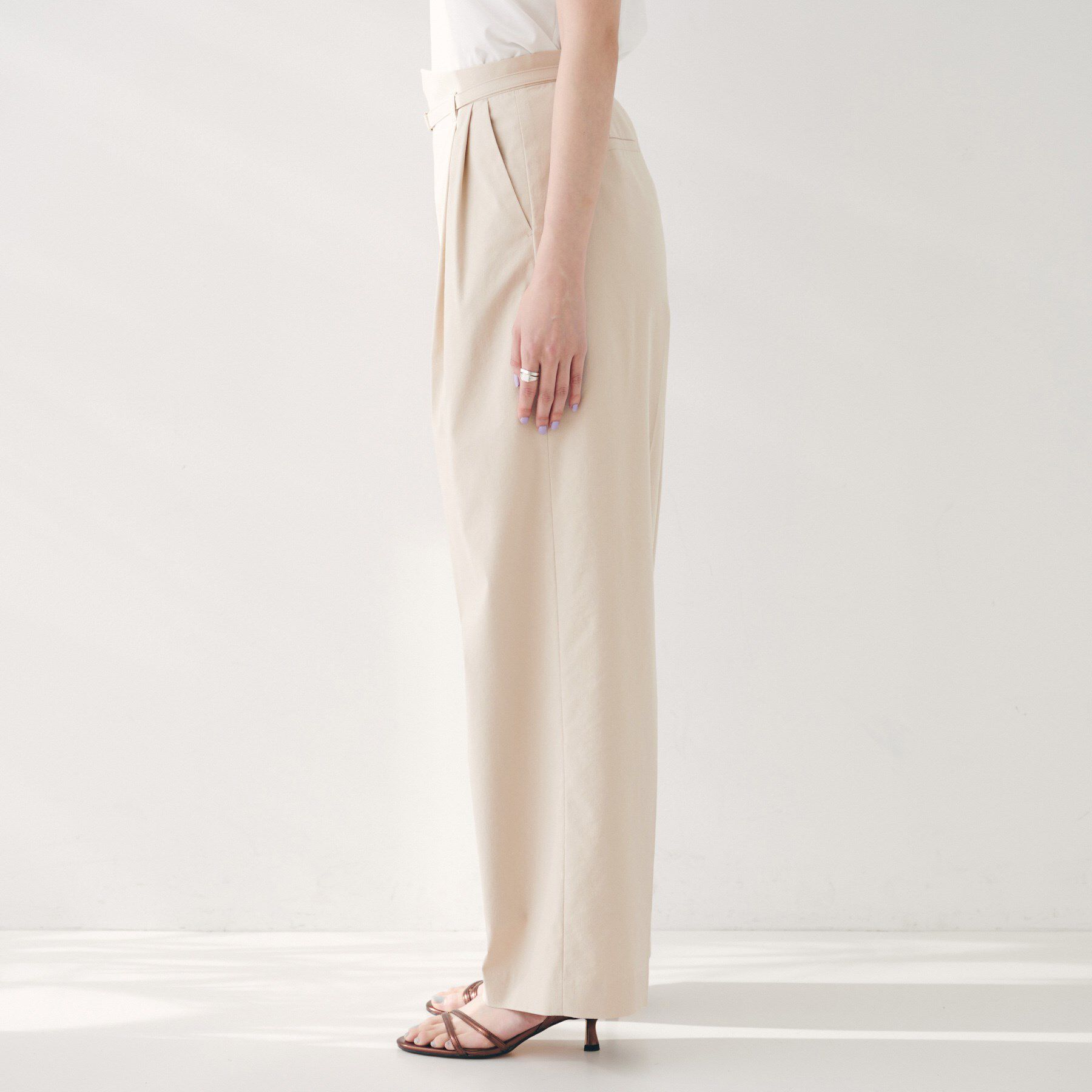 UNTITLED「【セットアップ可能／オンオフ】ラミー混 タックワイドパンツ」|その他|