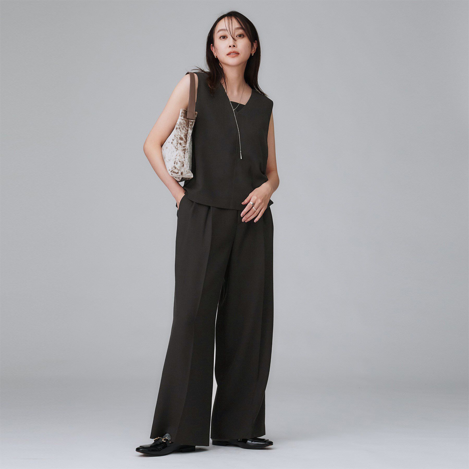 UNTITLED「【セットアップ可/洗える】梳毛調合繊2タックワイドパンツ」|その他|