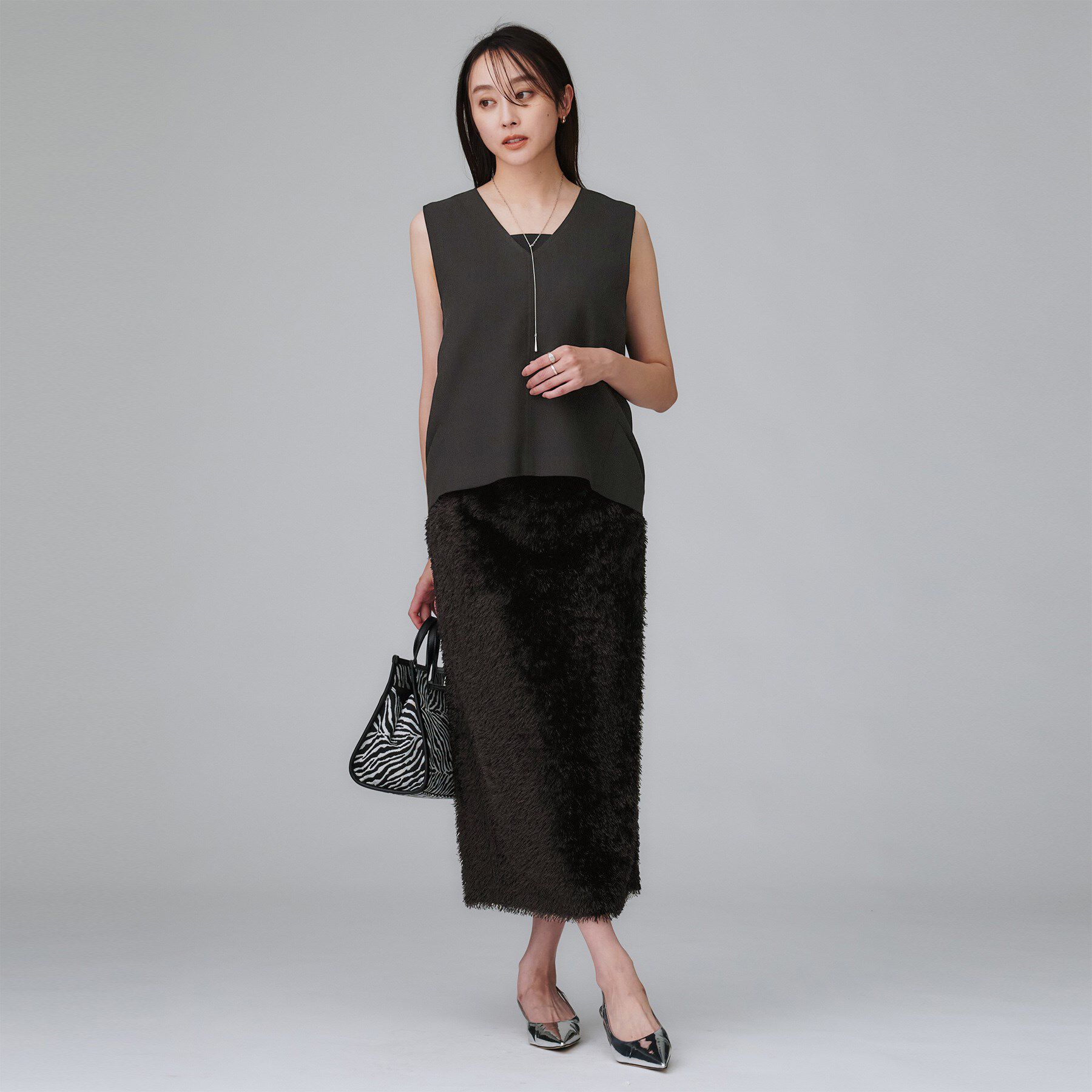 UNTITLED「【セットアップ可/洗える】梳毛調合繊Vネックベスト」|シャツ・ブラウス|