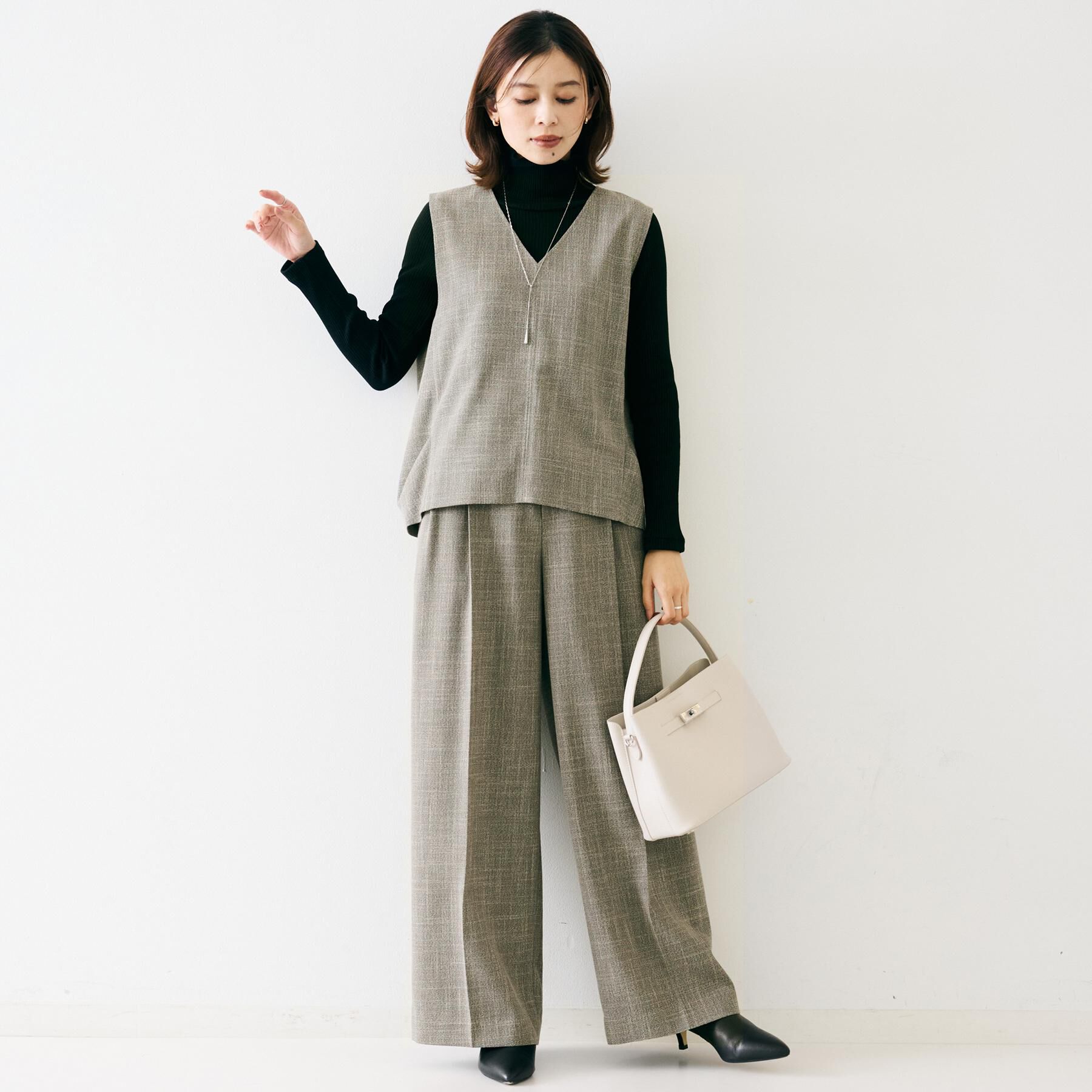 UNTITLED「【セットアップ可/洗える】梳毛調合繊Vネックベスト」|シャツ・ブラウス|