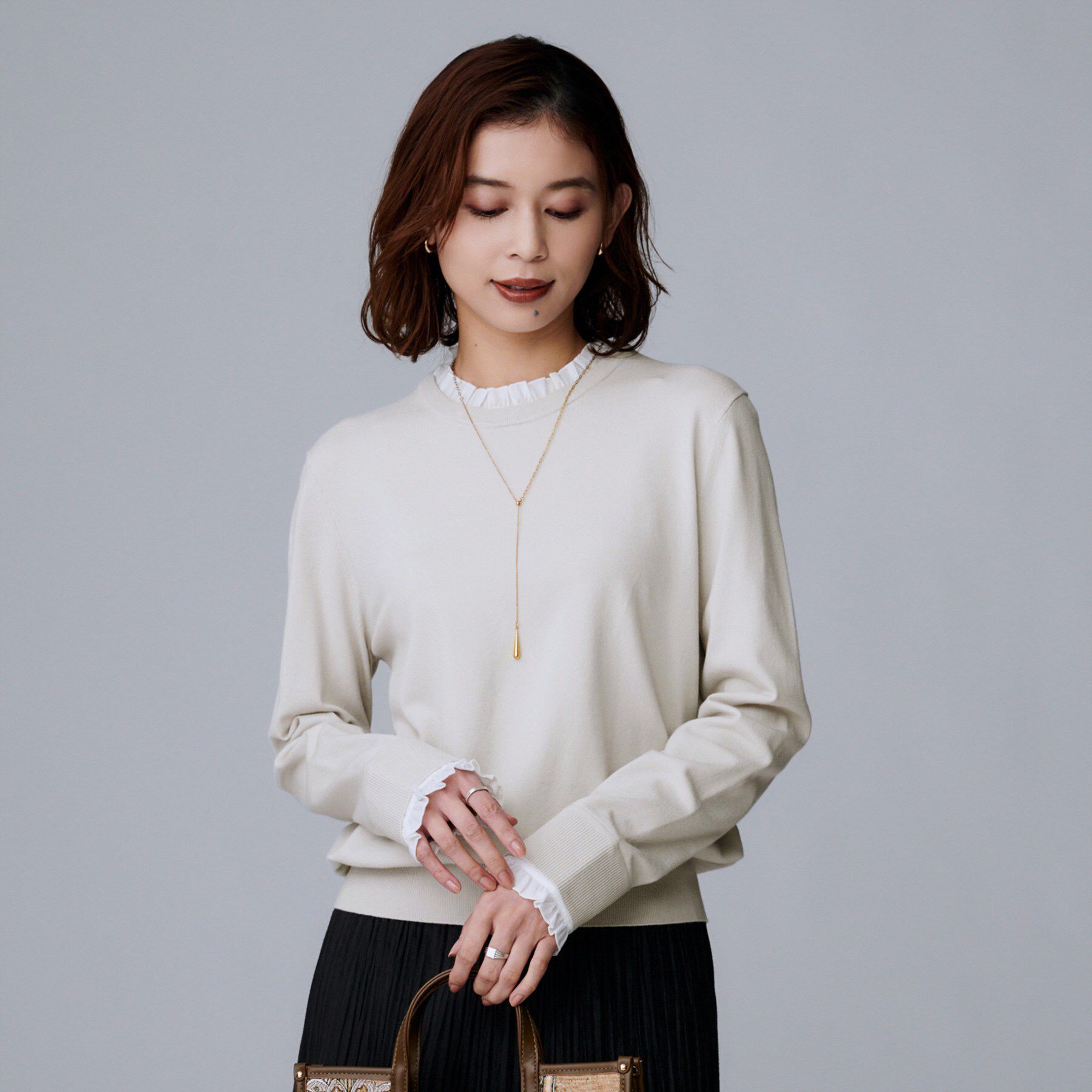 UNTITLED「【フリル取り外し可/きれいめエレガント】フリルシャツレイヤード風ニット」|ニット・セーター|