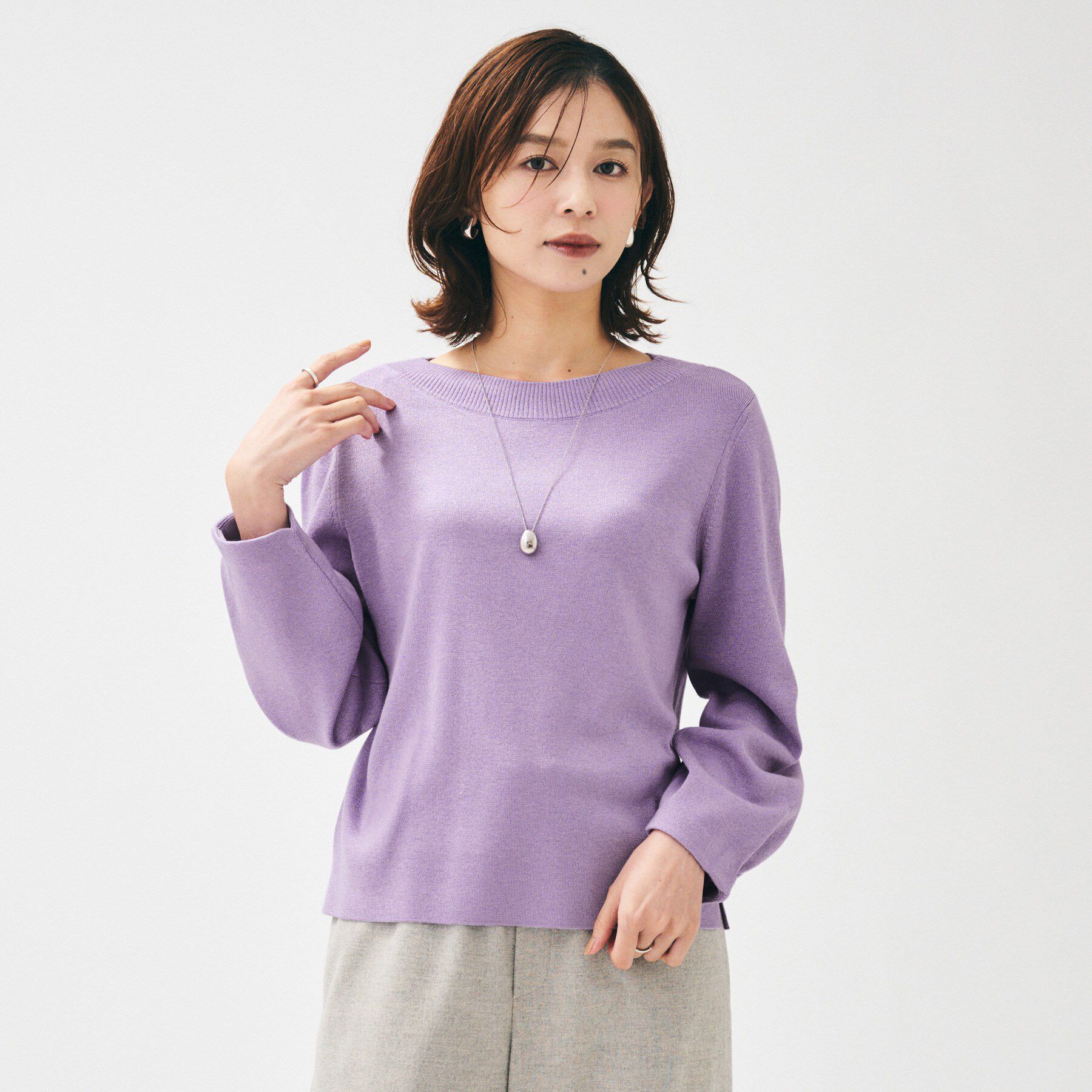 UNTITLED「【きれいめ/洗える】ラメ入りワイドボートネックニット」|ニット・セーター|パープル(081)