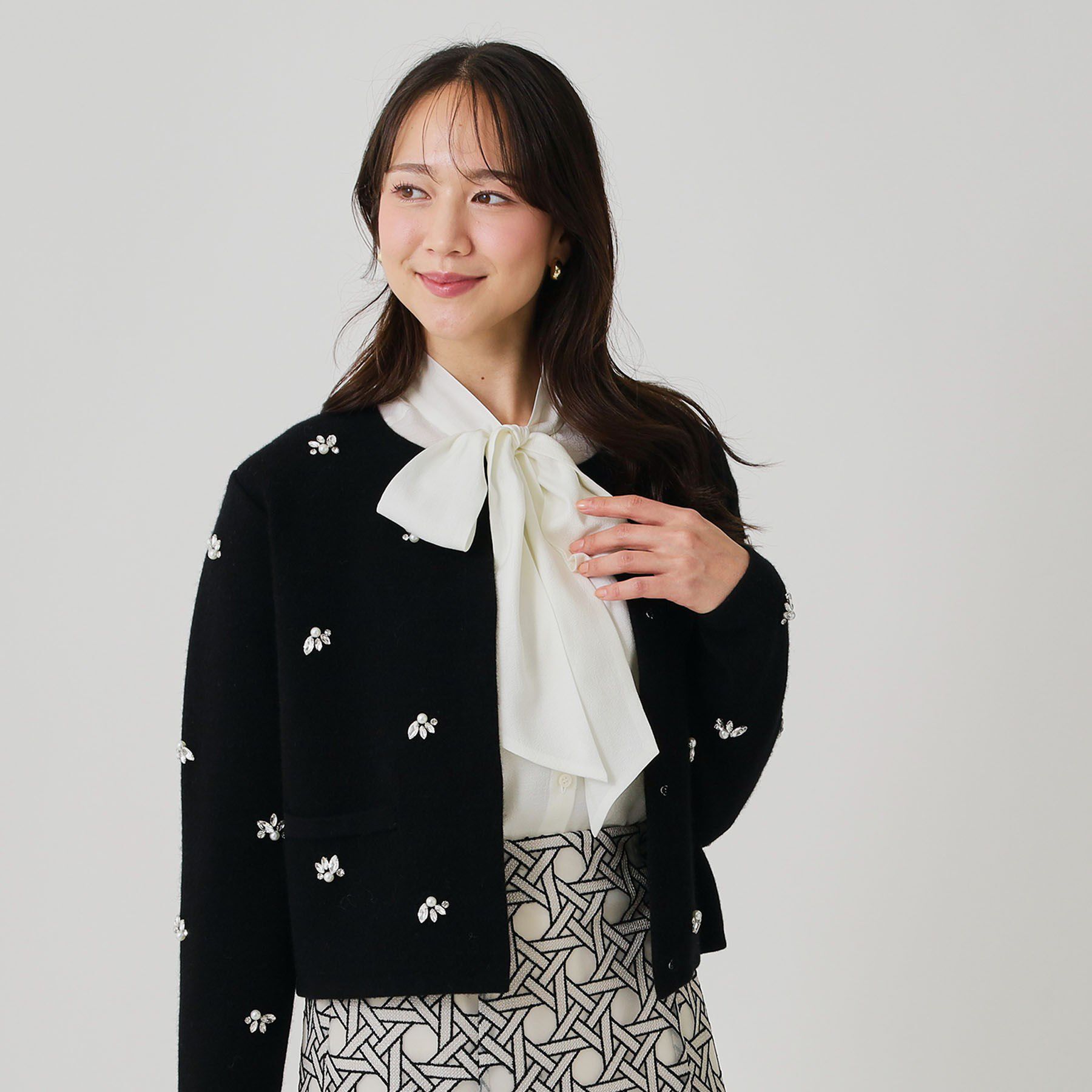 COUP DE CHANCE「【手洗い可】ビジュー付カーディガン」|カーディガン|ブラック(019)