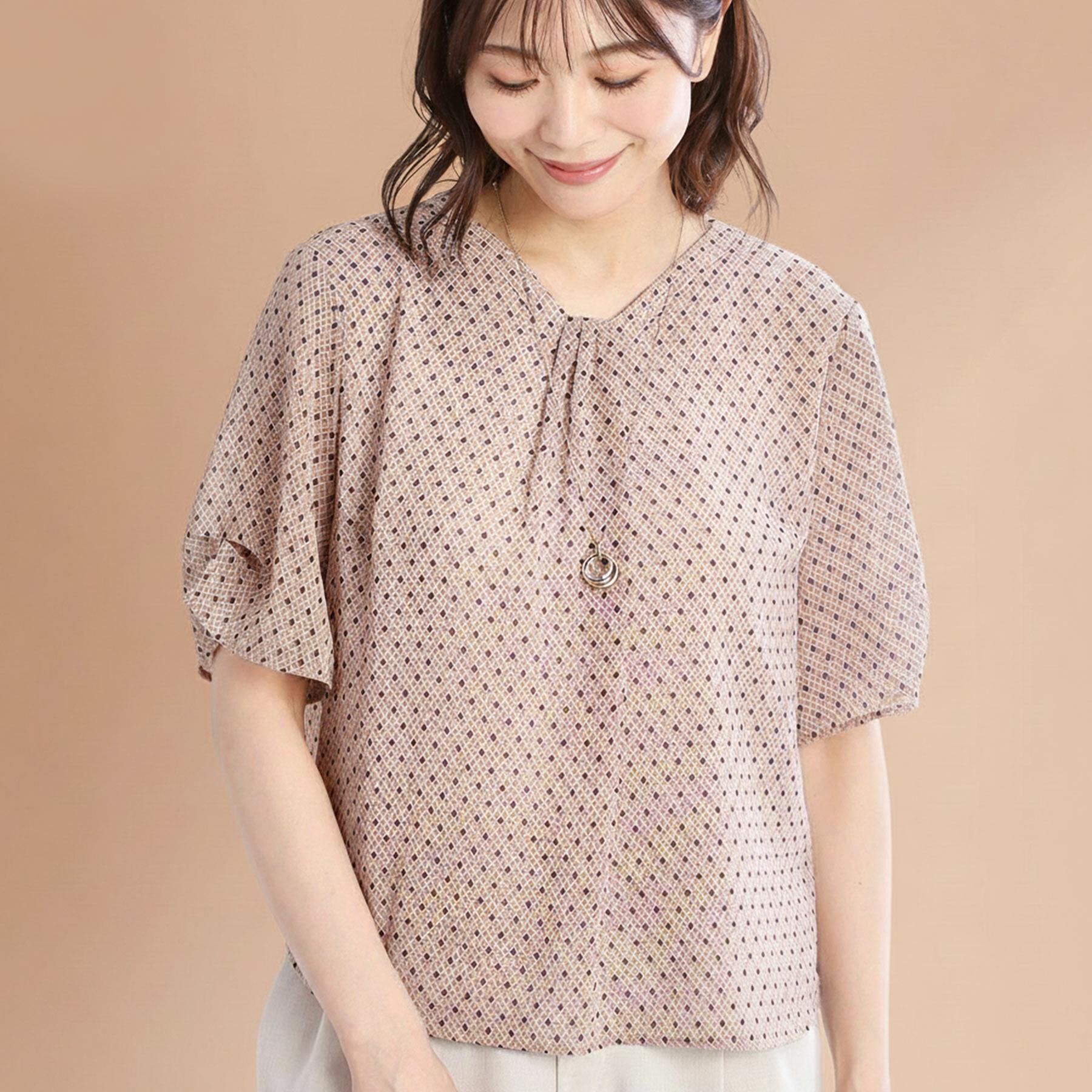 Reflect「【マシンウォッシュ可／セットアップ可】コツキ柄プリントブラウス」|シャツ・ブラウス|ピンクベージュ(15